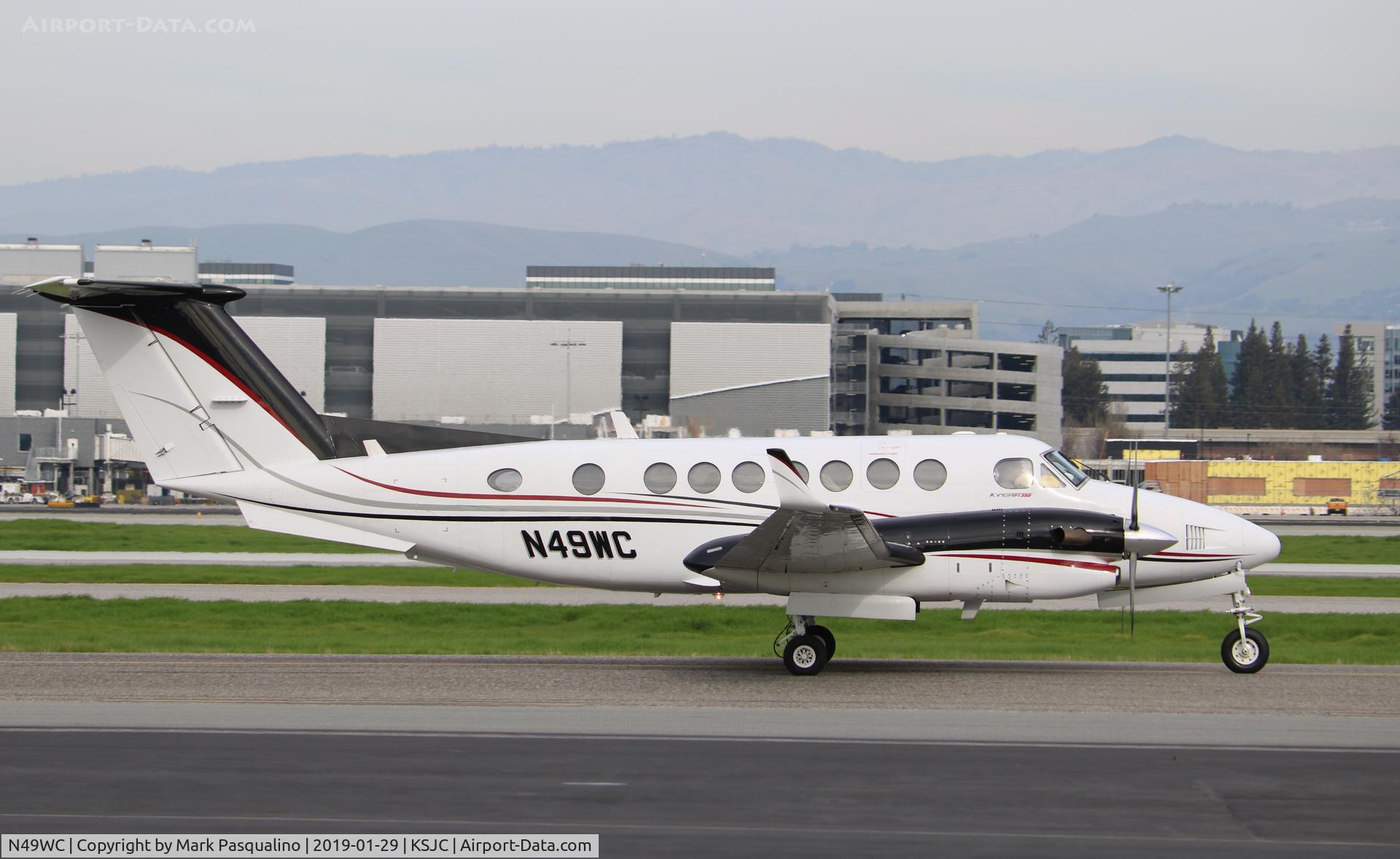 N49WC, 1996 Raytheon Aircraft Company B300 C/N FL-144, Raytheon B300