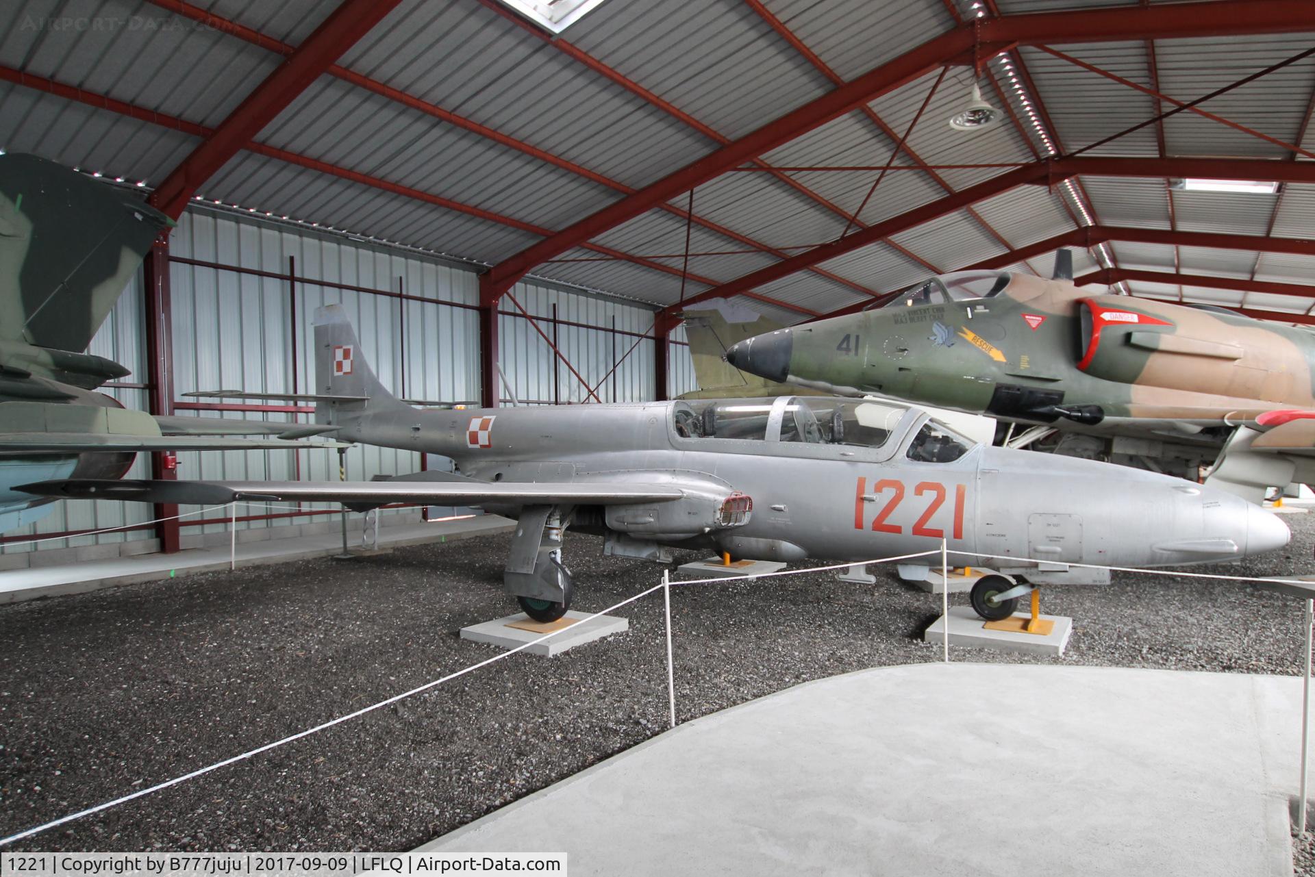 1221, PZL-Mielec TS-11 Iskra bis DF C/N 3H-1121, on display