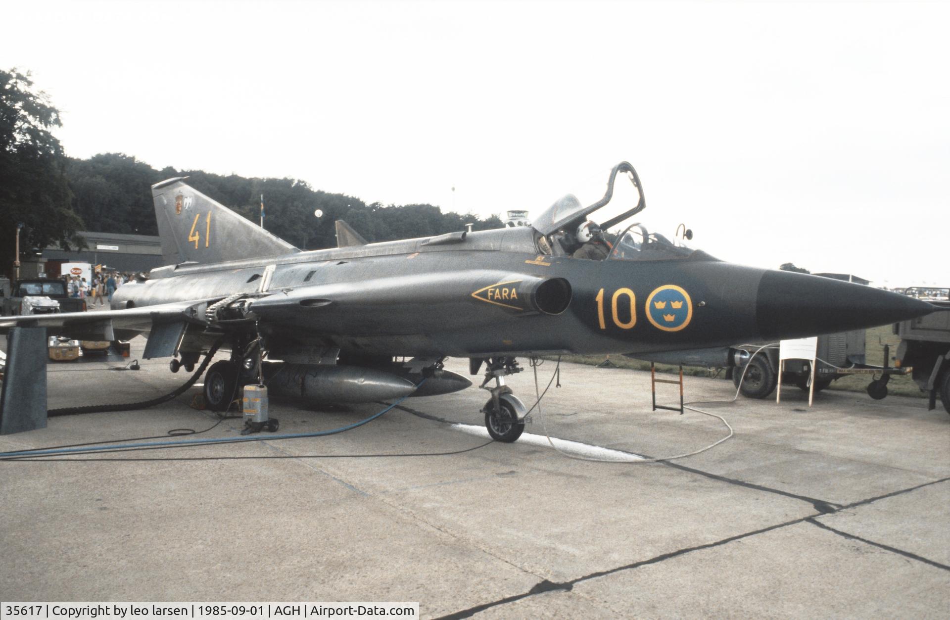 35617, 1970 Saab J-35F Draken C/N 35-617, Ängelholm F.10 Air Show 1.9.1985