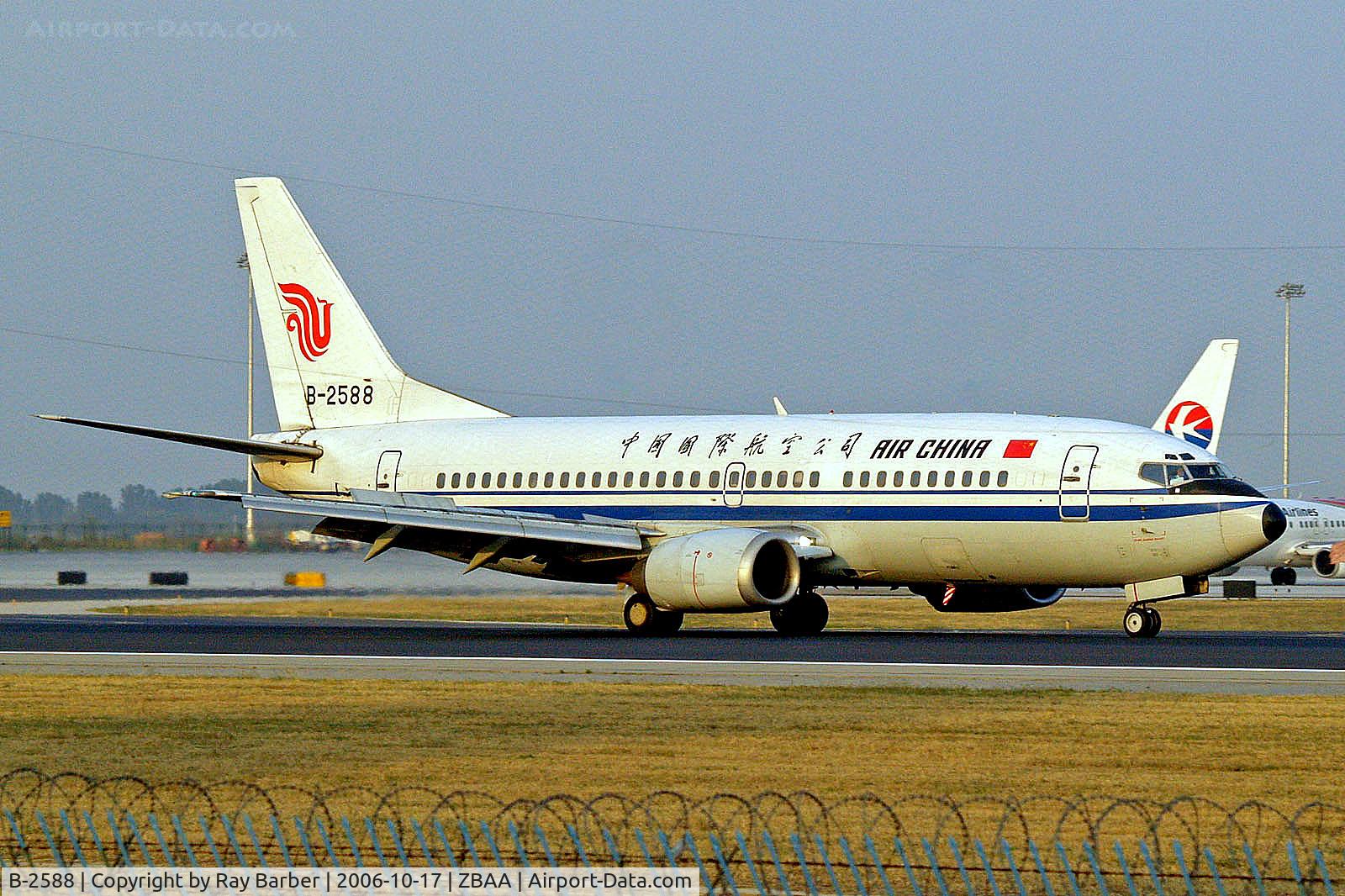 B-2588, 1993 Boeing 737-3J6 C/N 25893, B-2588   Boeing 737-3J6 [25893] (Air China) Beijing Capital Int'l~B 17/10/2006