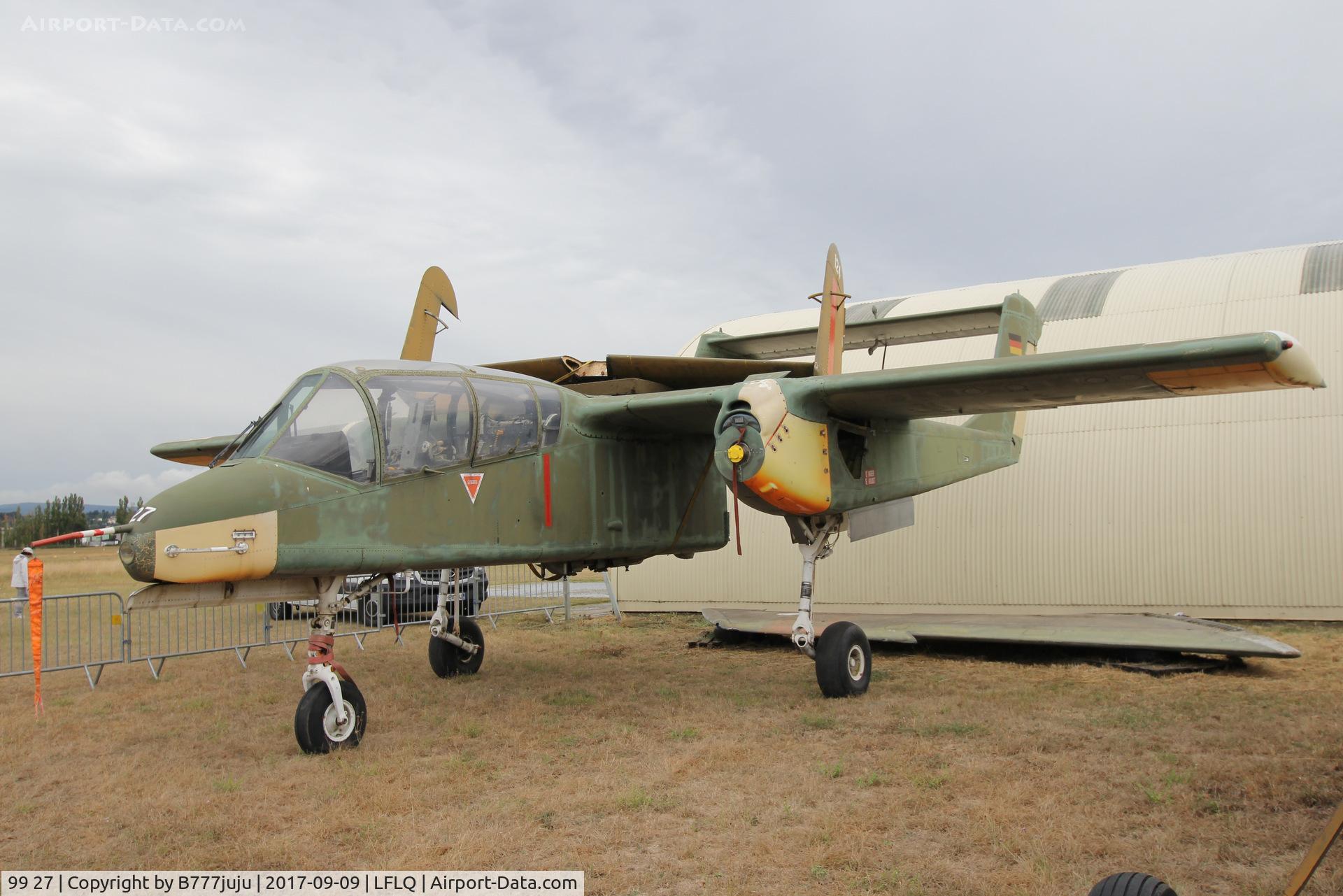 99 27, North American OV-10B Bronco C/N 338-12, store
