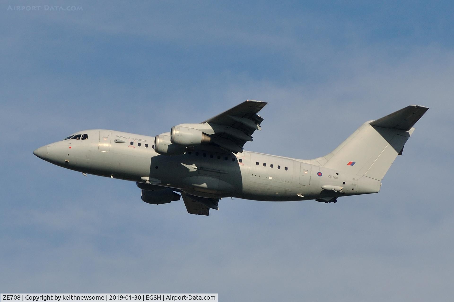 ZE708, 1993 British Aerospace BAe.146-200QC C.3 Quick Change C/N E2211, Regular ILS user.