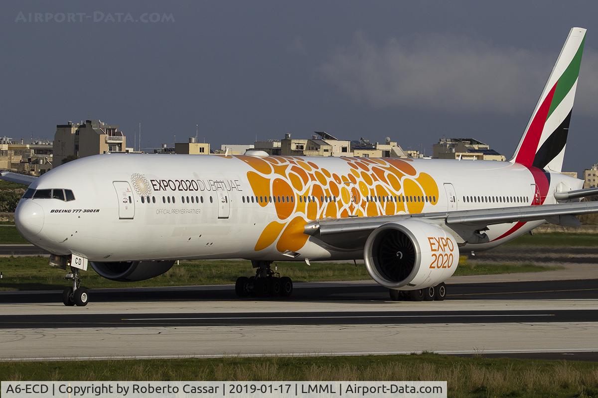 A6-ECD, 2007 Boeing 777-36N/ER C/N 32795, Runway 31