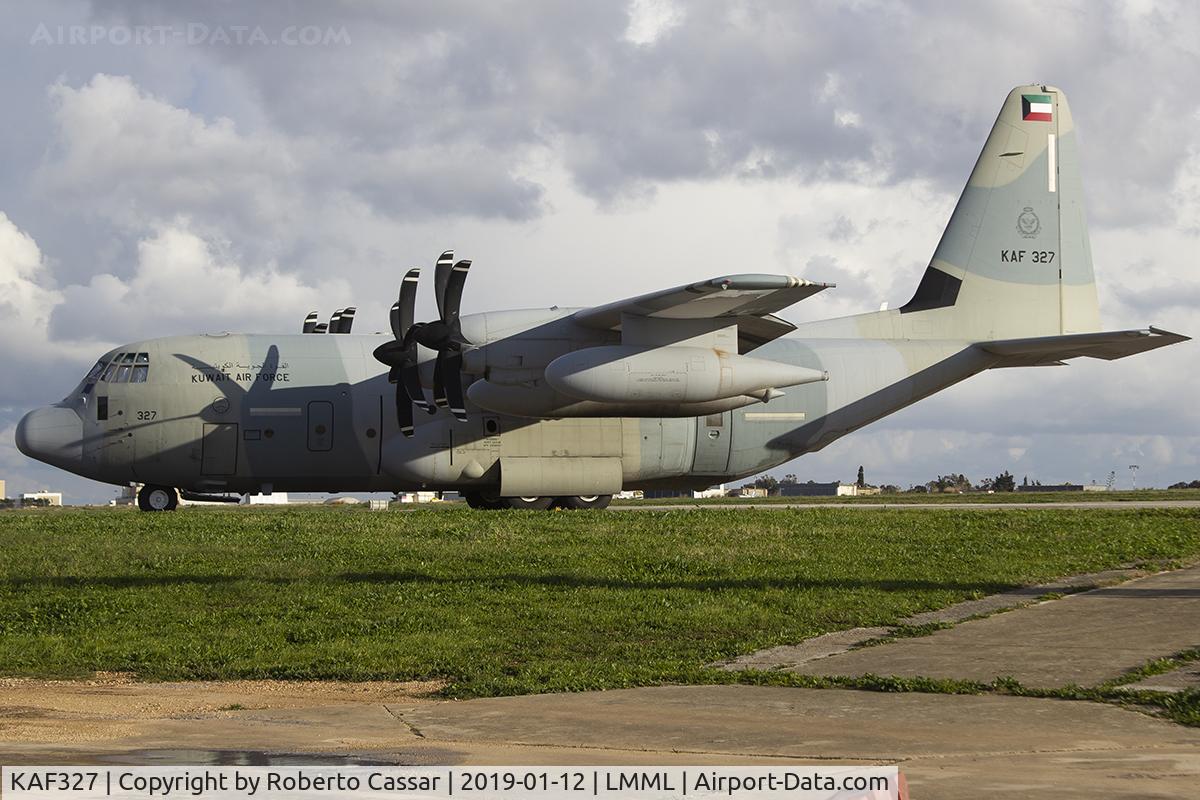 KAF327, Lockheed Martin KC-130J Super Hercules Hercules C/N 382-5749, Park 4