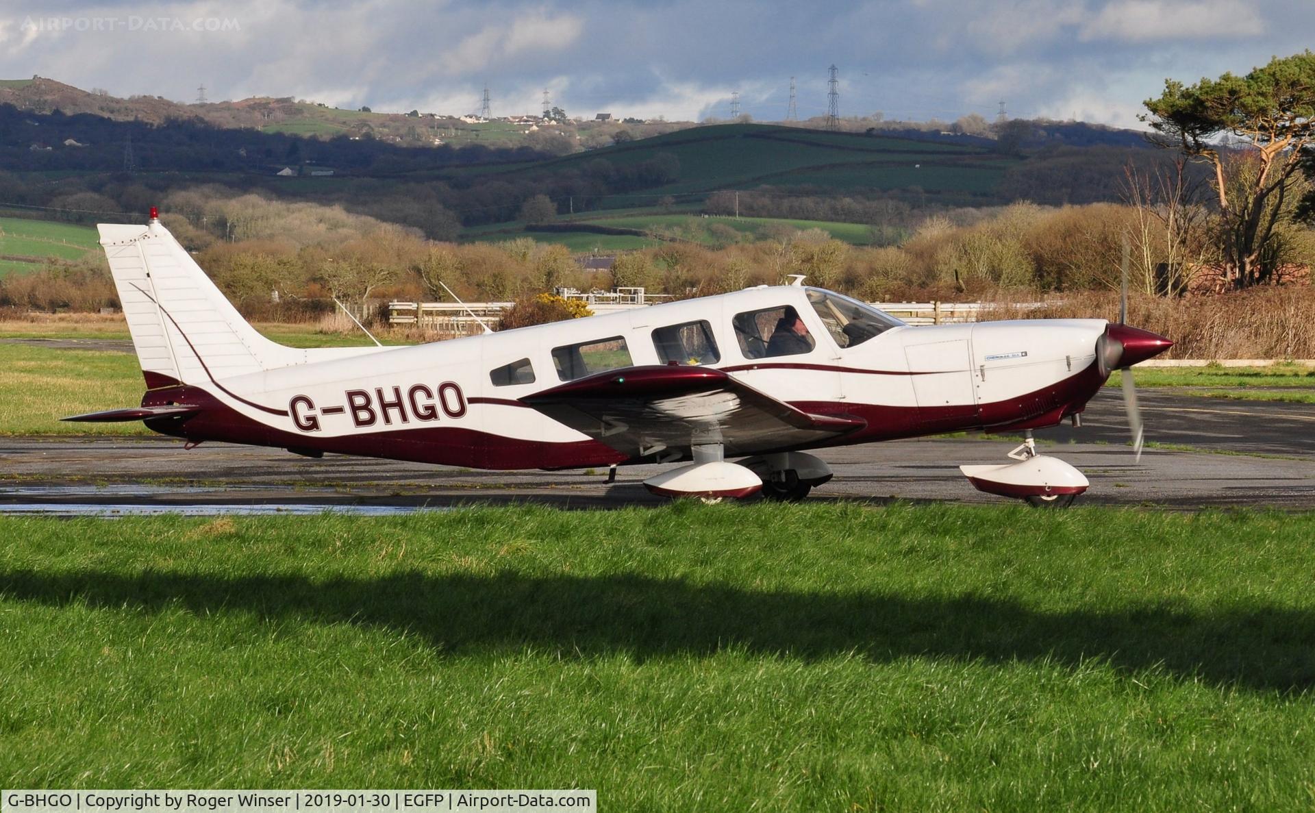 G-BHGO, 1978 Piper PA-32-260 Cherokee Six Cherokee Six C/N 32-7800007, Visiting Cherokee Six.