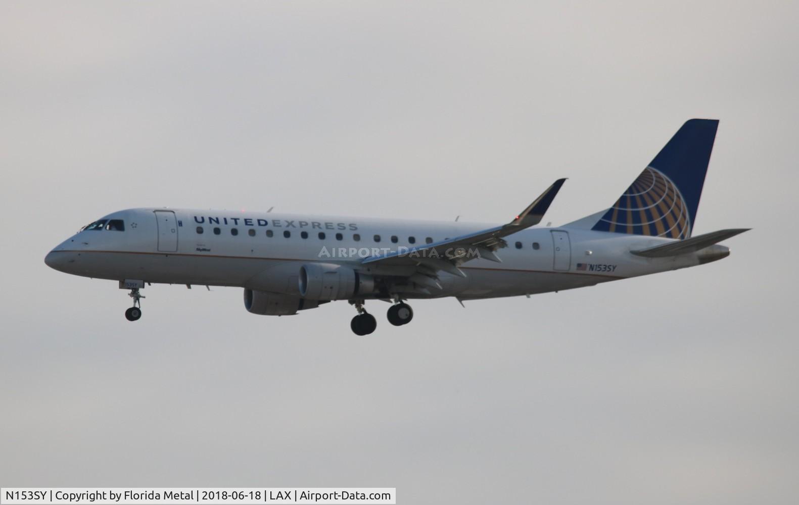 N153SY, 2016 Embraer 175LR (ERJ-170-200LR) C/N 17000553, United Express