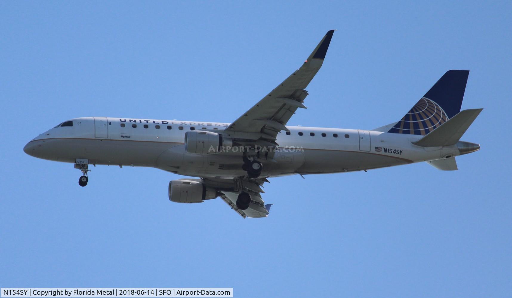 N154SY, 2016 Embraer 175LR (ERJ-170-200LR) C/N 17000556, United Express