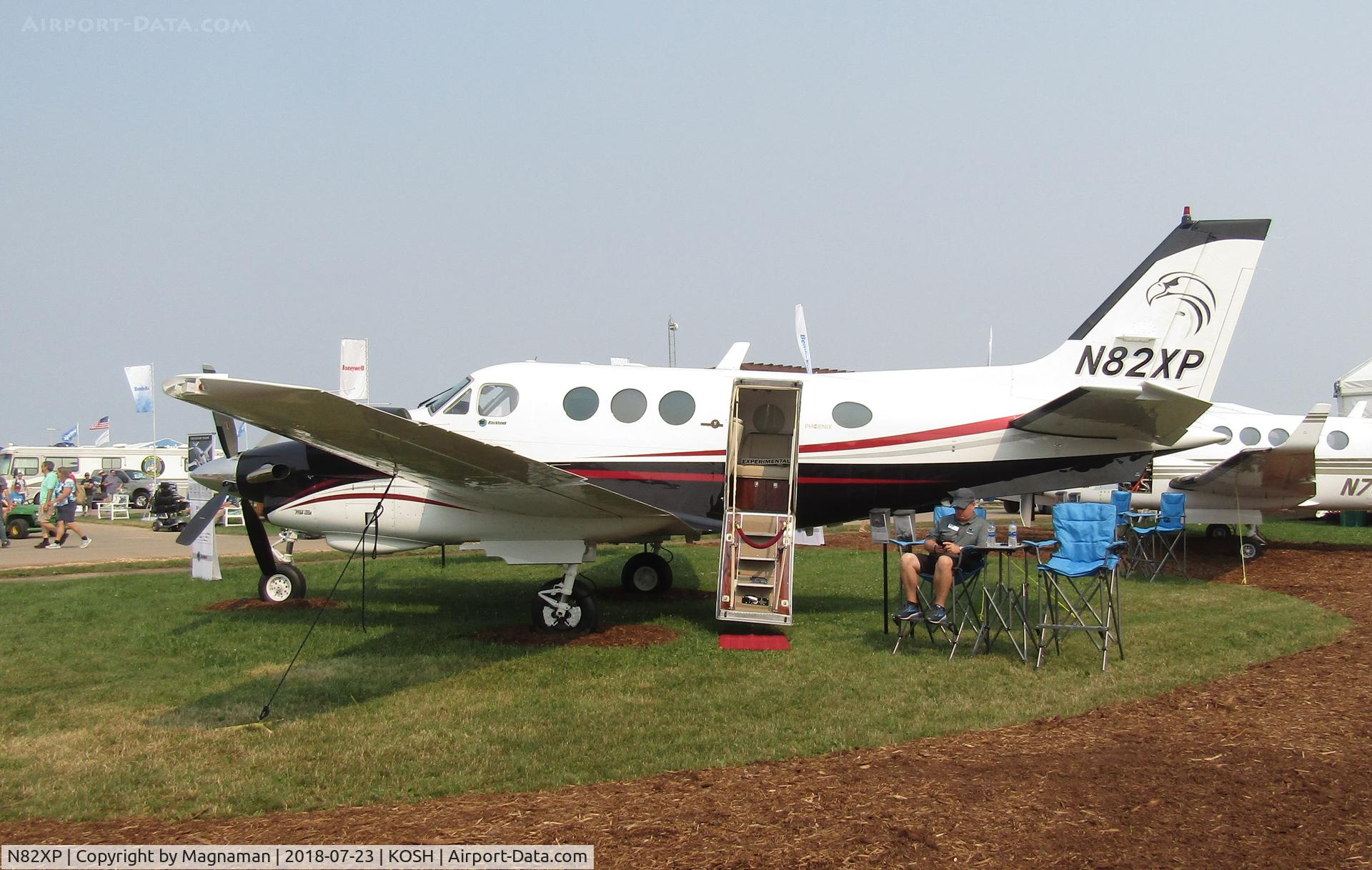 N82XP, 1982 Beech C90 C/N LJ-1012, at EAA 18