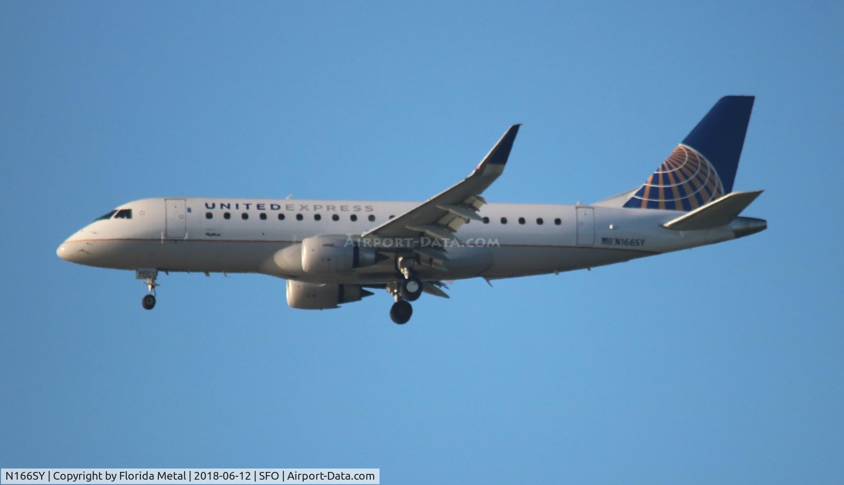N166SY, 2016 Embraer 175LR (ERJ-170-200LR) C/N 17000615, United Express