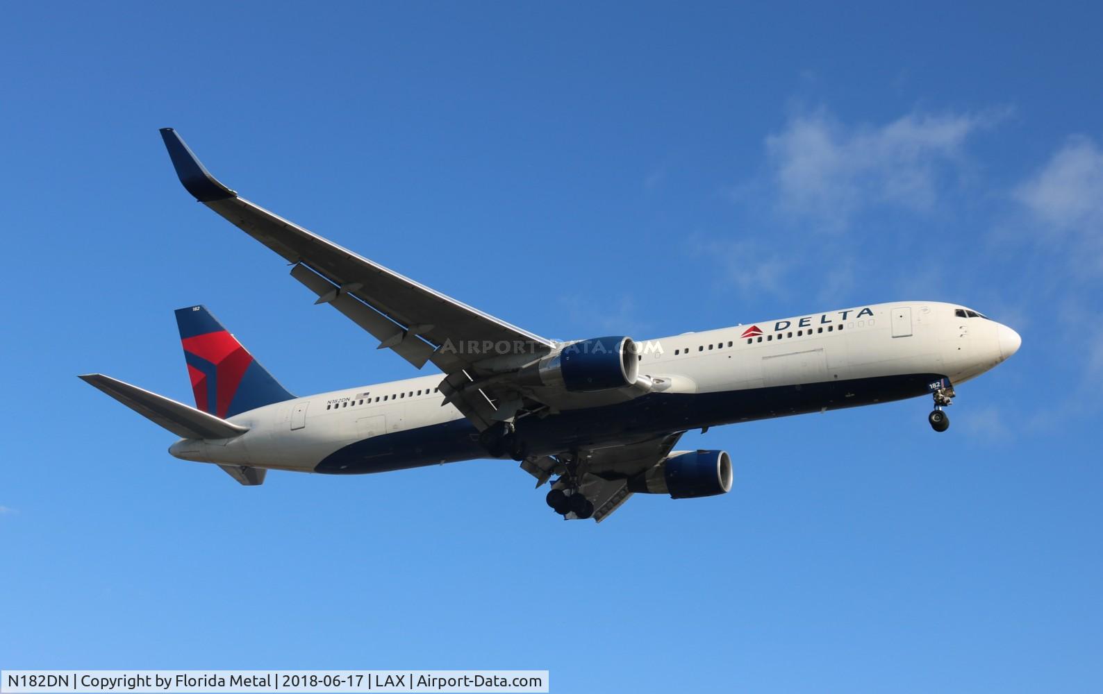 N182DN, 1992 Boeing 767-332/ER C/N 25987, Delta