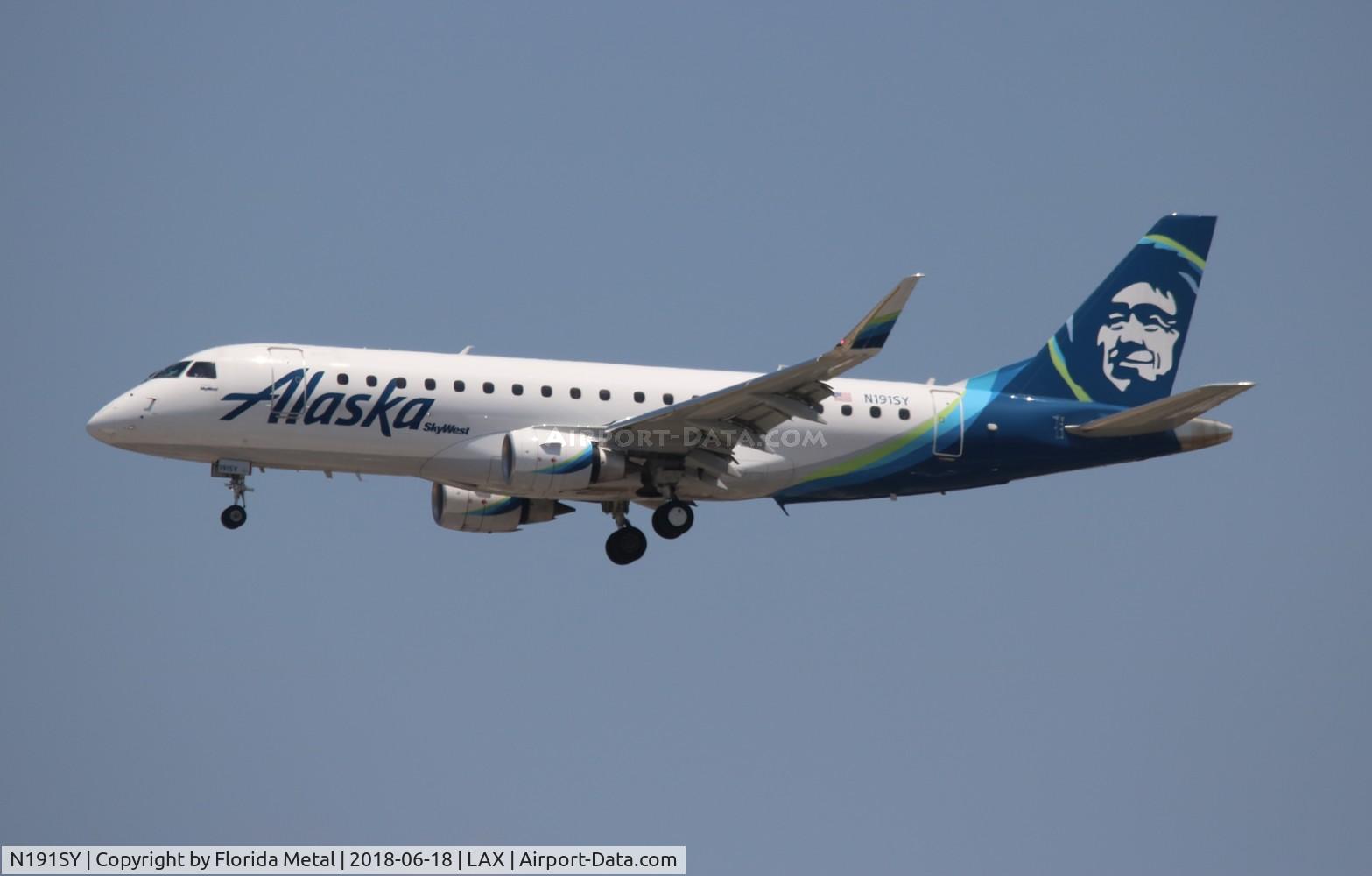 N191SY, 2017 Embraer 175LR (ERJ-170-200LR) C/N 17000632, Alaska