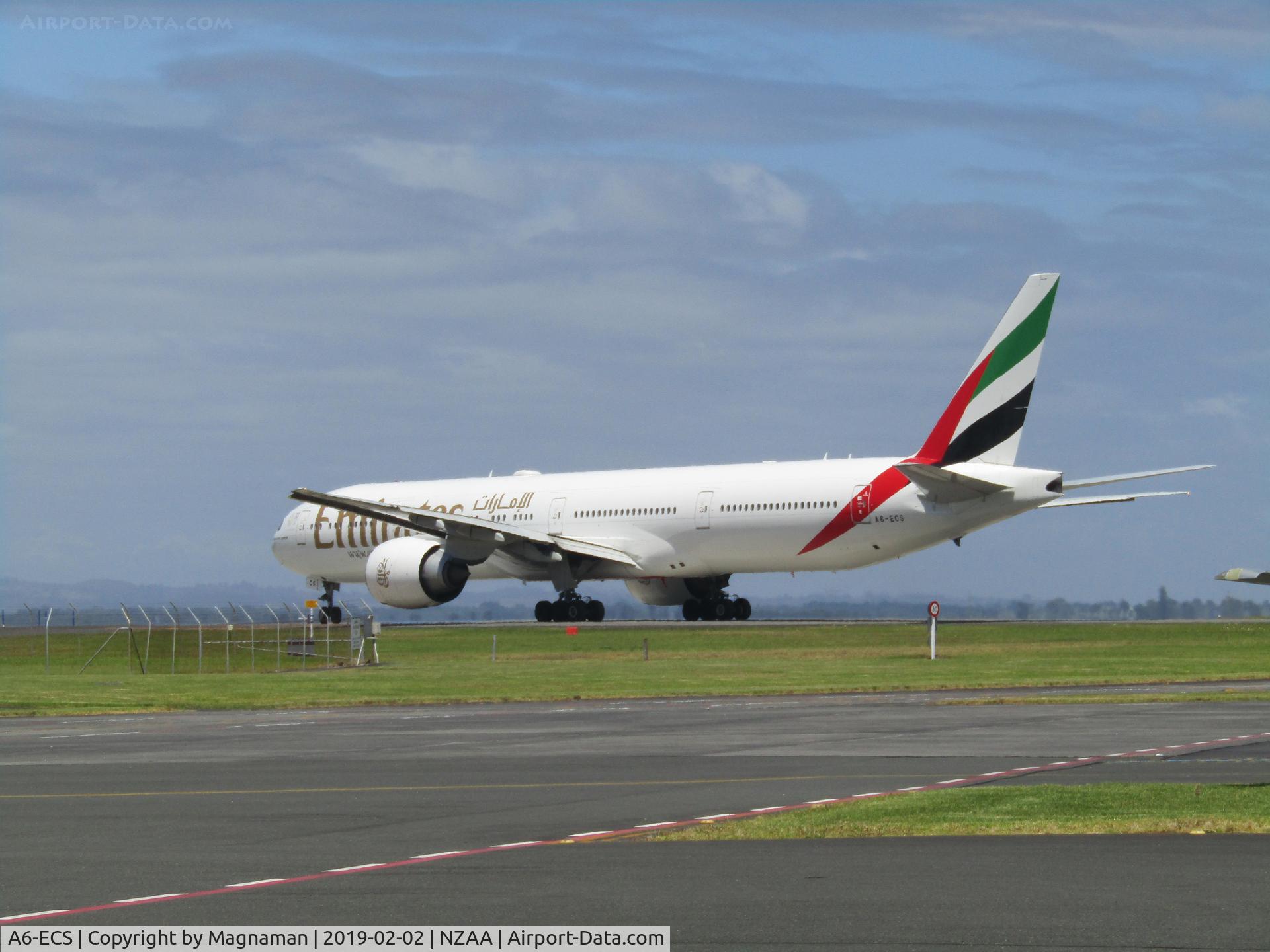 A6-ECS, 2009 Boeing 777-31H/ER C/N 38980, waiting to go
