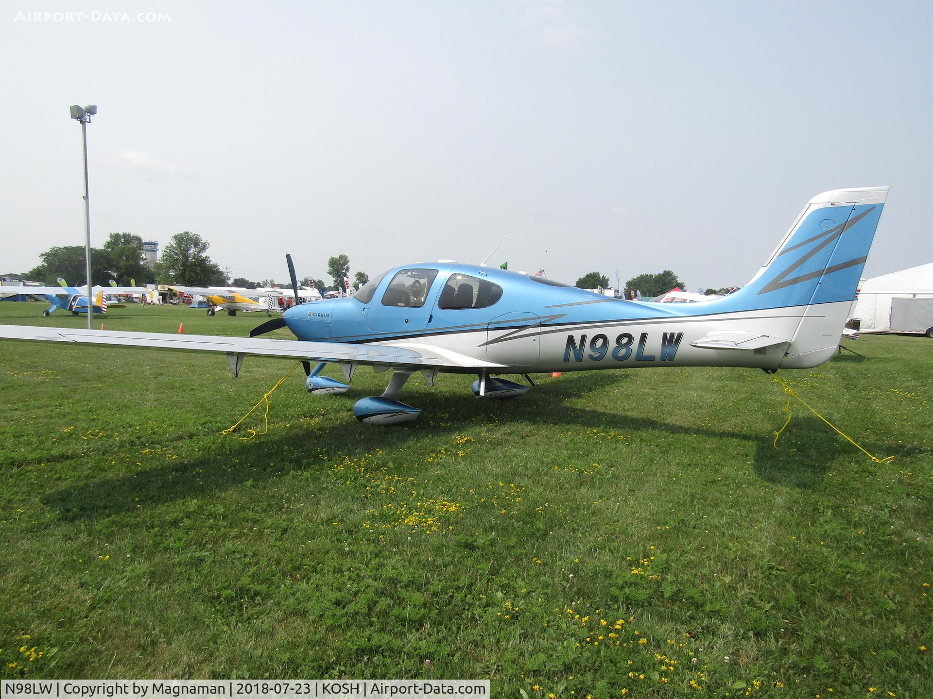 N98LW, Cirrus SR22 C/N 3428, at EAA 18
