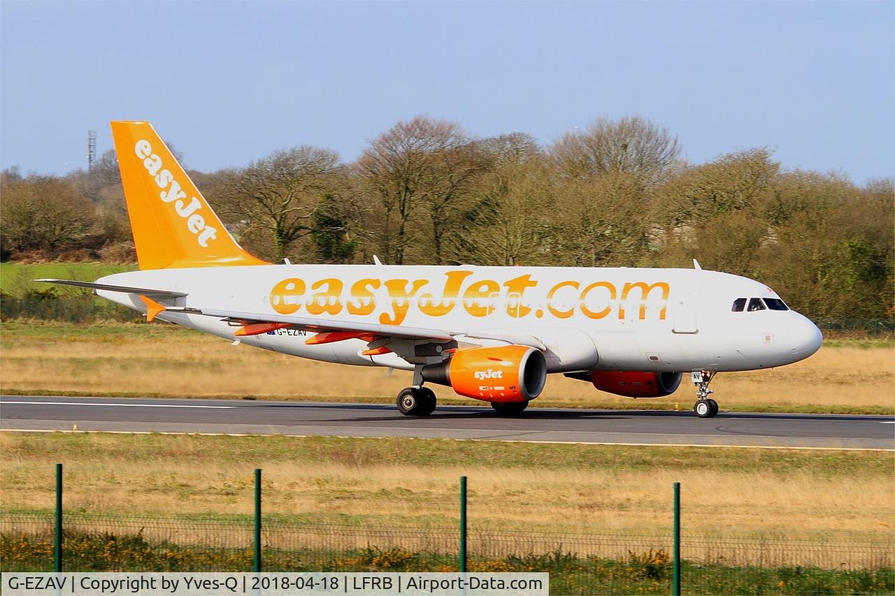 G-EZAV, 2006 Airbus A319-111 C/N 2803, Airbus A319-111, Take off rwy 07R, Brest-Bretagne Airport (LFRB-BES)