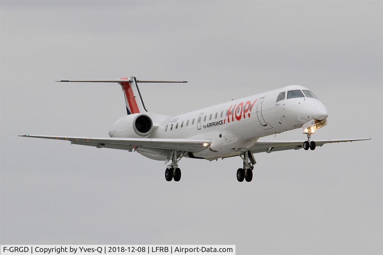 F-GRGD, 1998 Embraer EMB-145EU (ERJ-145EU) C/N 145043, Embraer ERJ-145EU, On final rwy 25L, Brest-Bretagne airport (LFRB-BES)
