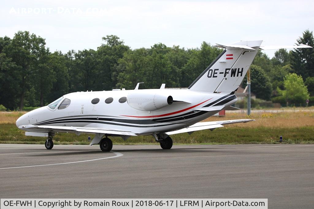 OE-FWH, 2008 Cessna 510 Citation Mustang Citation Mustang C/N 510-0104, Taxiing