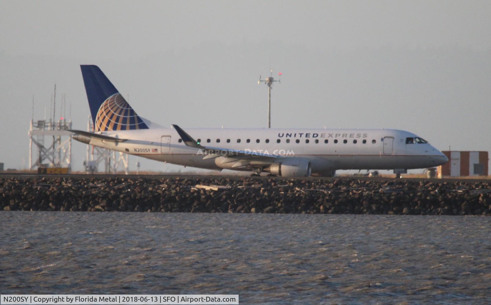 N200SY, 2016 Embraer 175LR (ERJ-170-200LR) C/N 17000623, United Express