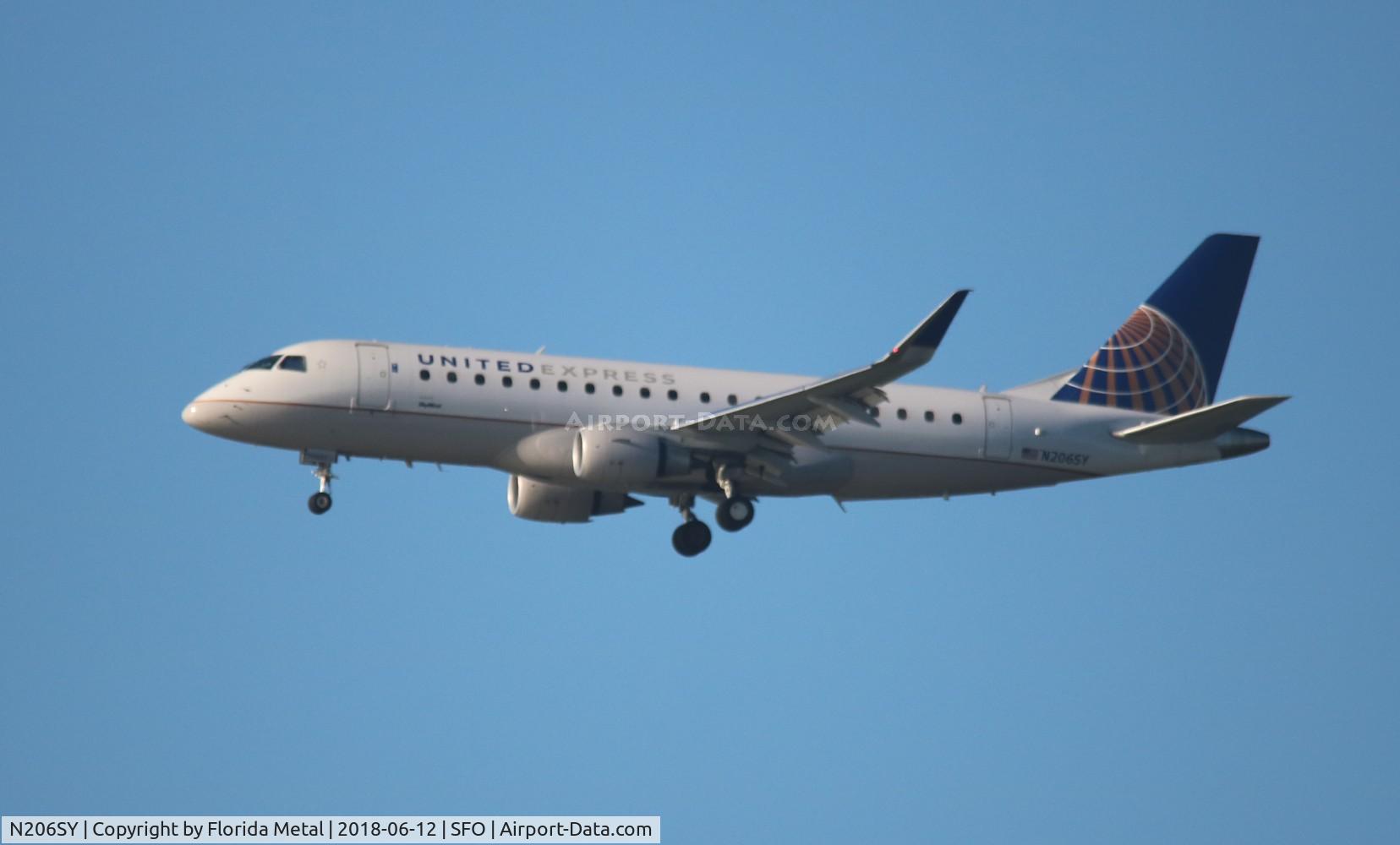 N206SY, 2017 Embraer 175LR (ERJ-170-200LR) C/N 17000637, United Express
