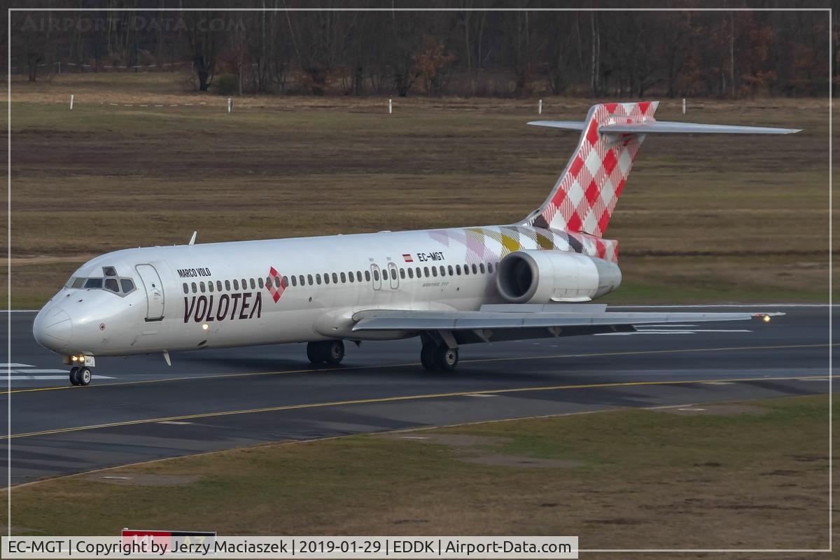 EC-MGT, 2001 Boeing 717-23S C/N 55066, Boeing 717-23S