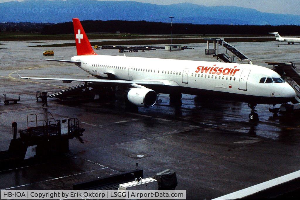 HB-IOA, 1994 Airbus A321-111 C/N 517, HB-IOA at the gate in GVA