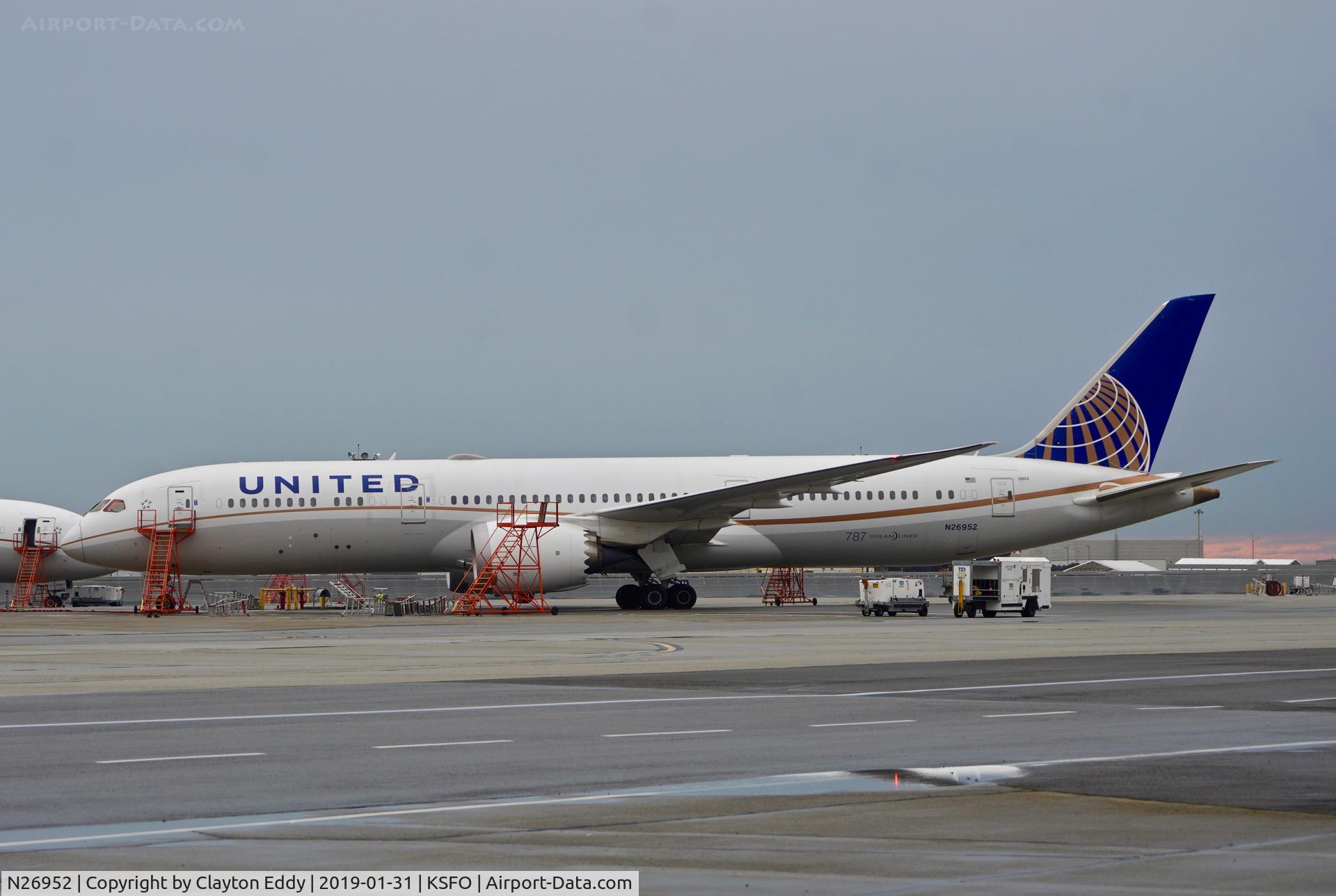 N26952, 2014 Boeing 787-9 Dreamliner C/N 36403, SFO 2019.