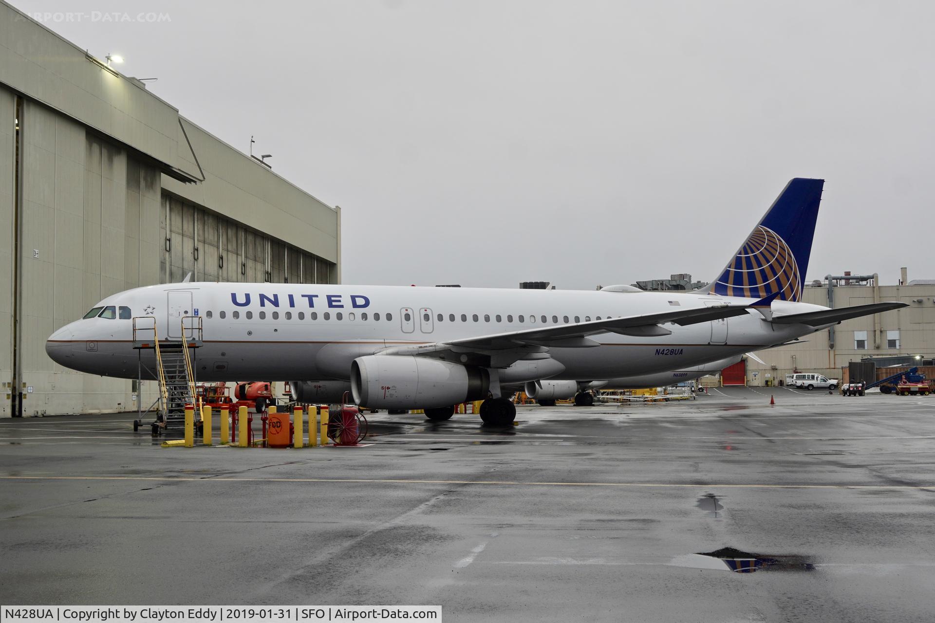 N428UA, 1995 Airbus A320-232 C/N 523, SFO 2019.
