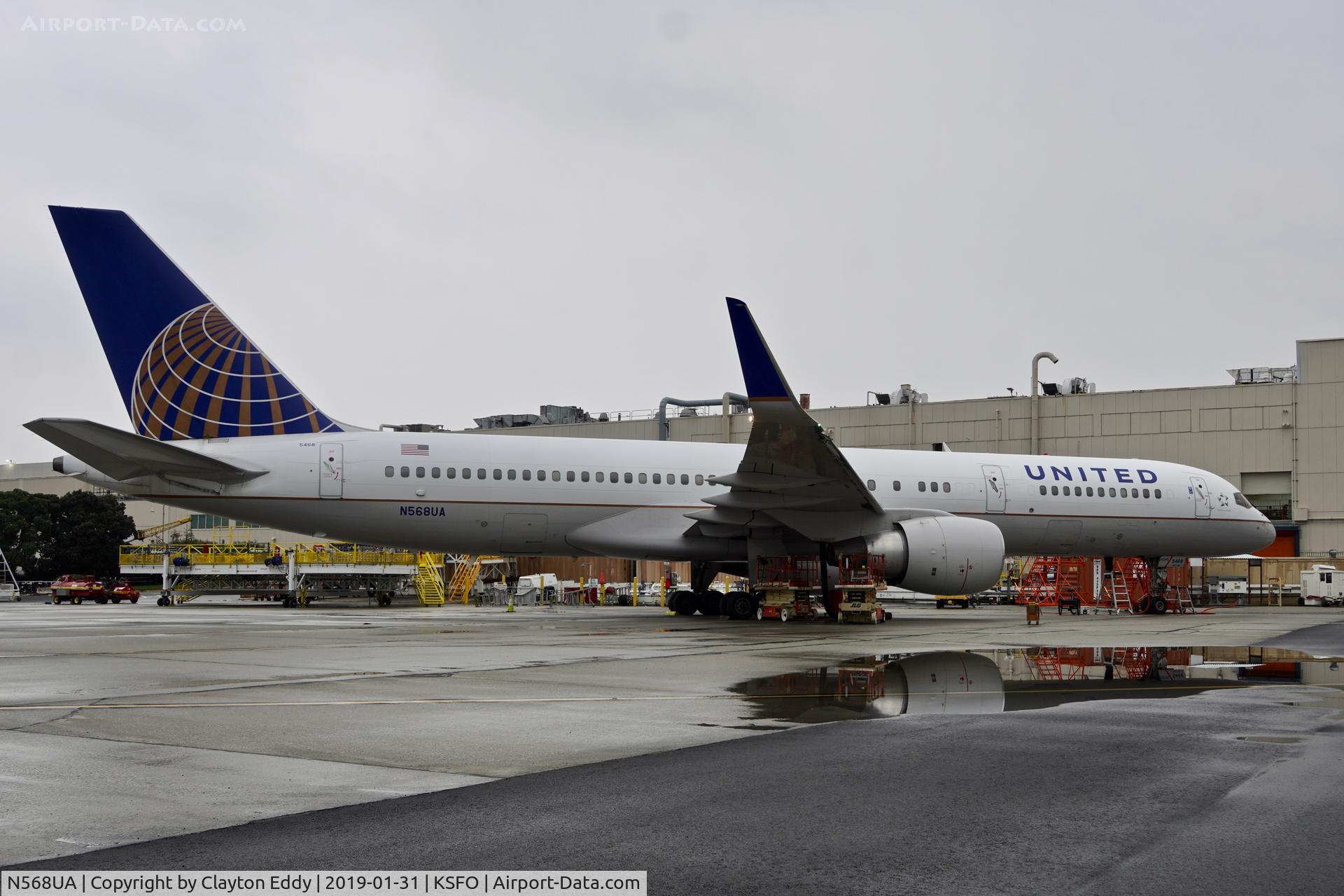 N568UA, 1992 Boeing 757-222 C/N 26674, SFO 2019.