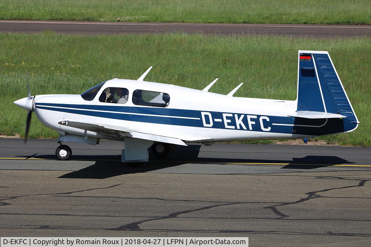 D-EKFC, 1989 Mooney M20J 201 201 C/N 24-3083, Taxiing