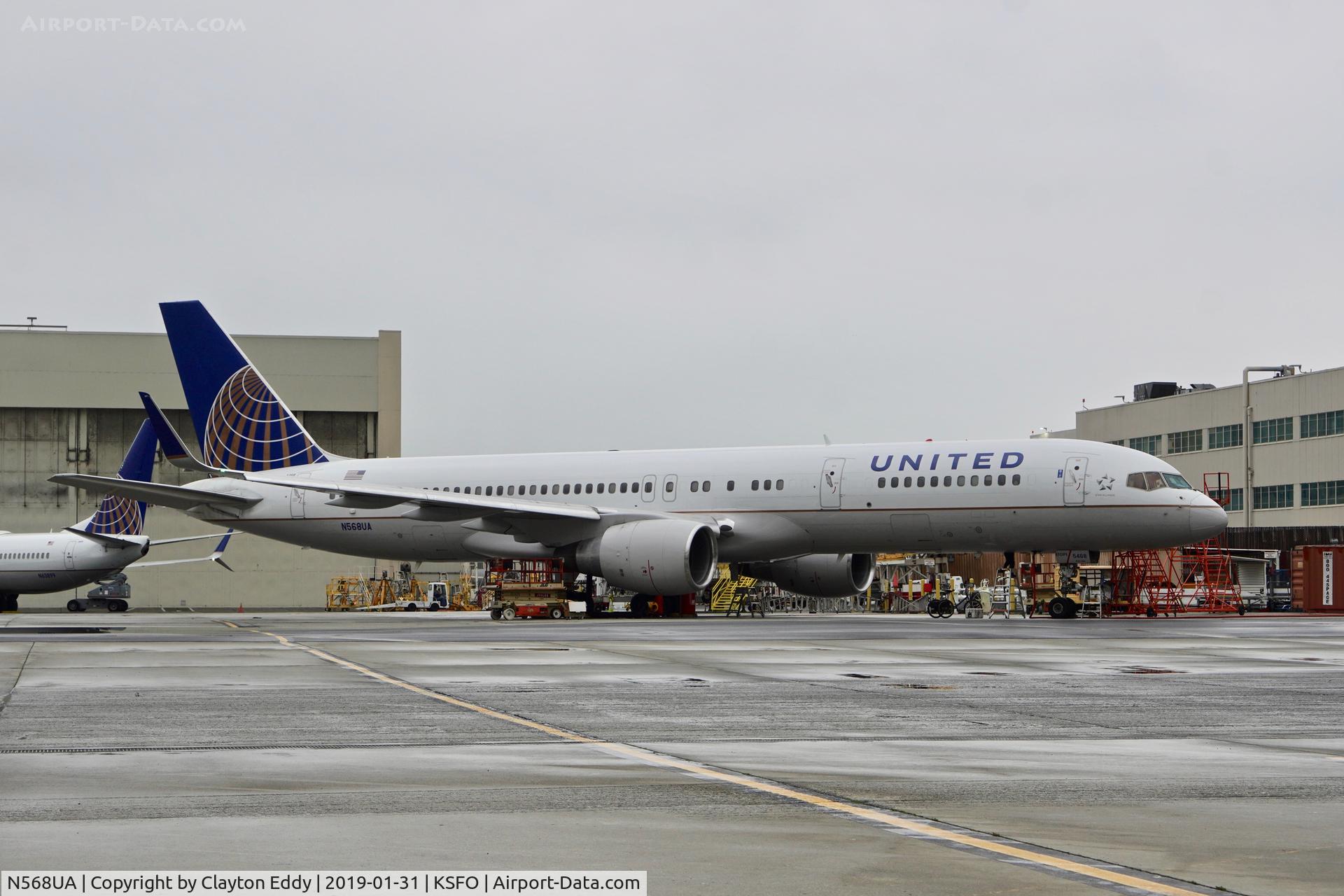N568UA, 1992 Boeing 757-222 C/N 26674, SFO 2019.