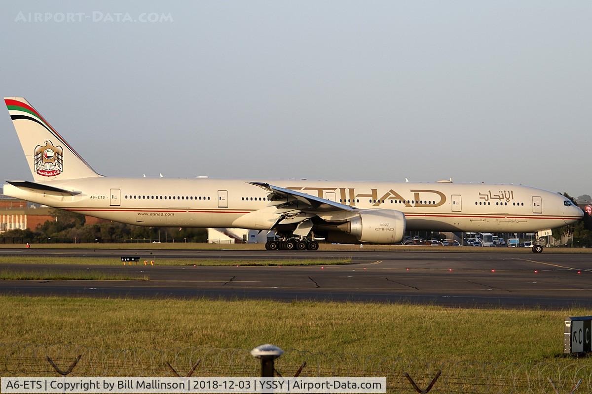 A6-ETS, 2014 Boeing 777-3FX/ER C/N 44548, taxiing
