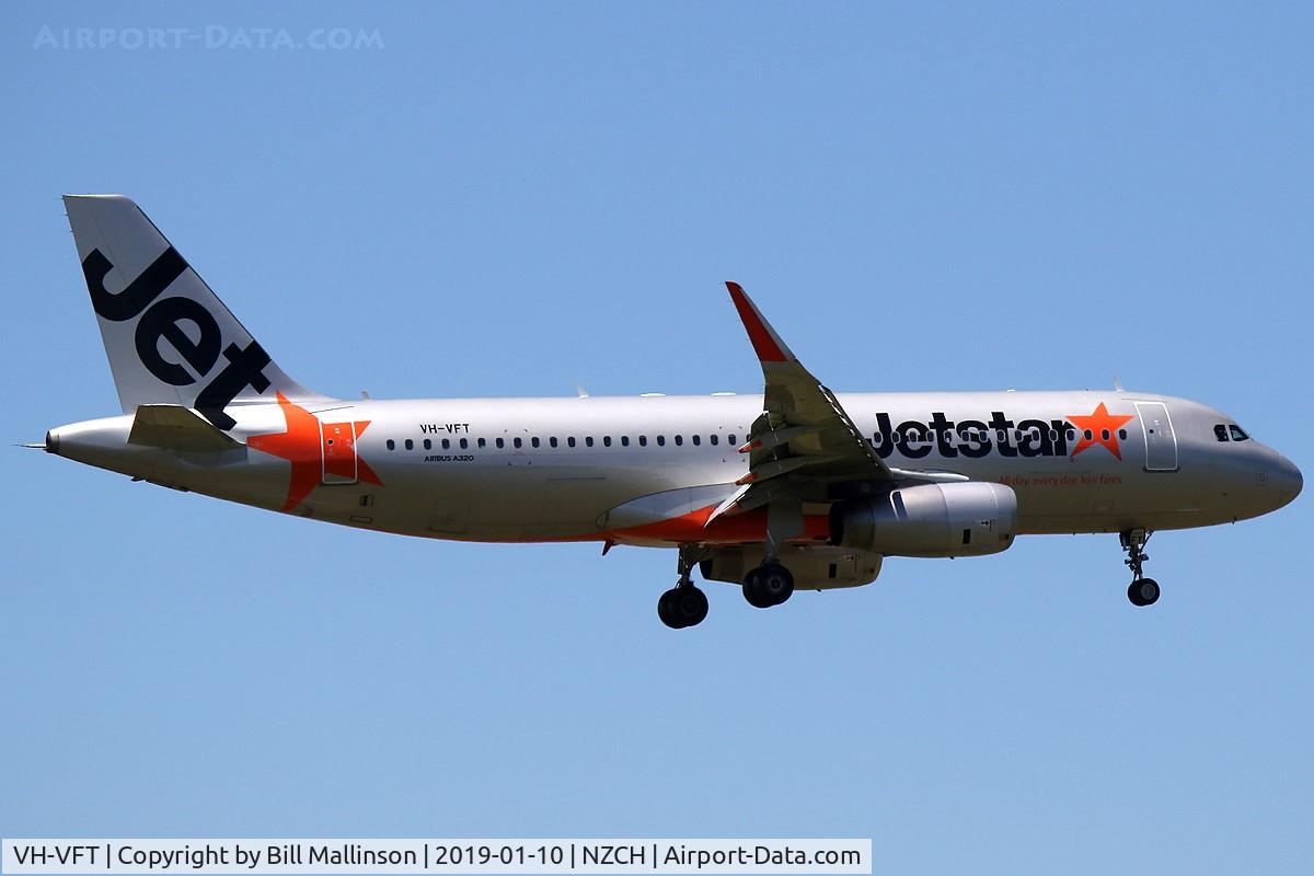VH-VFT, 2013 Airbus A320-232 C/N 5532, finals