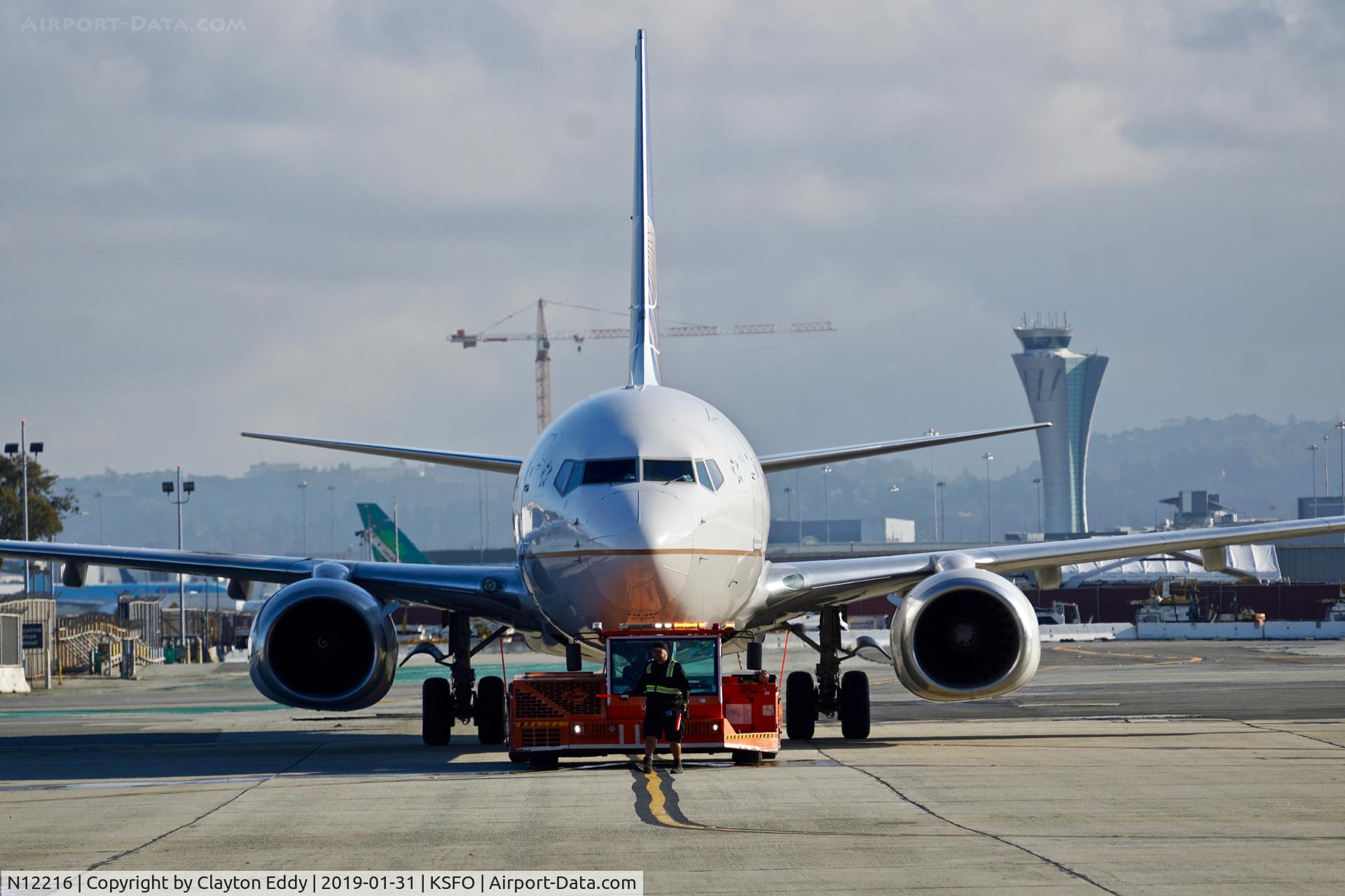 N12216, 1998 Boeing 737-824 C/N 28776, SFO 2019.