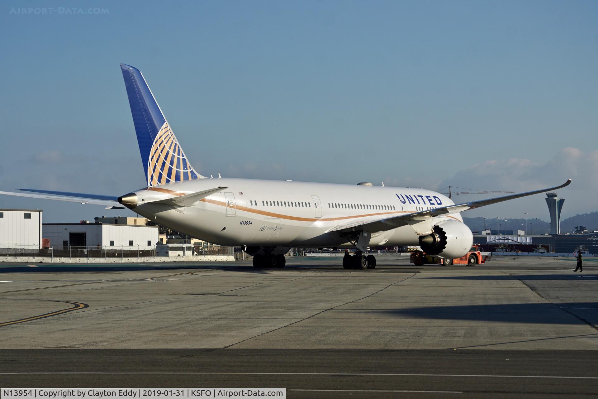 N13954, 2015 Boeing 787-9 Dreamliner C/N 36405, SFO 2019.