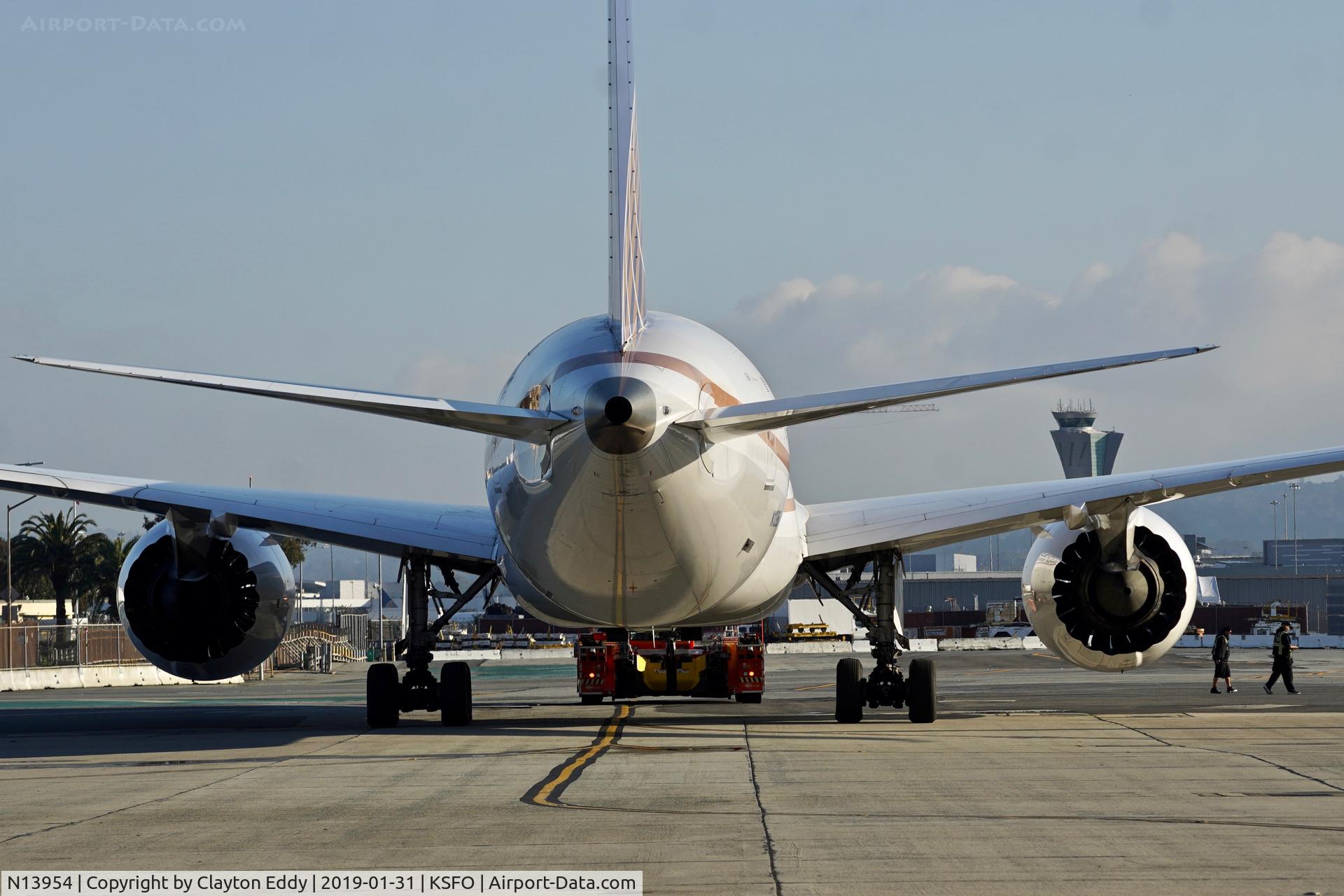 N13954, 2015 Boeing 787-9 Dreamliner C/N 36405, SFO 2019.