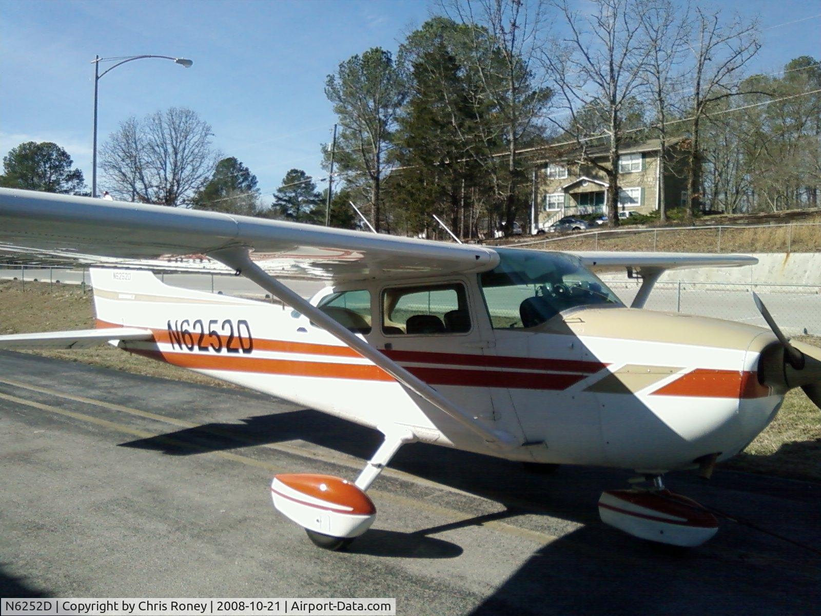 N6252D, 1979 Cessna 172N C/N 17272667, N6252D as it appeared in Tennessee on 10-21-2008. I don't remember the airport. I looked at buying it from an elderly gentleman.