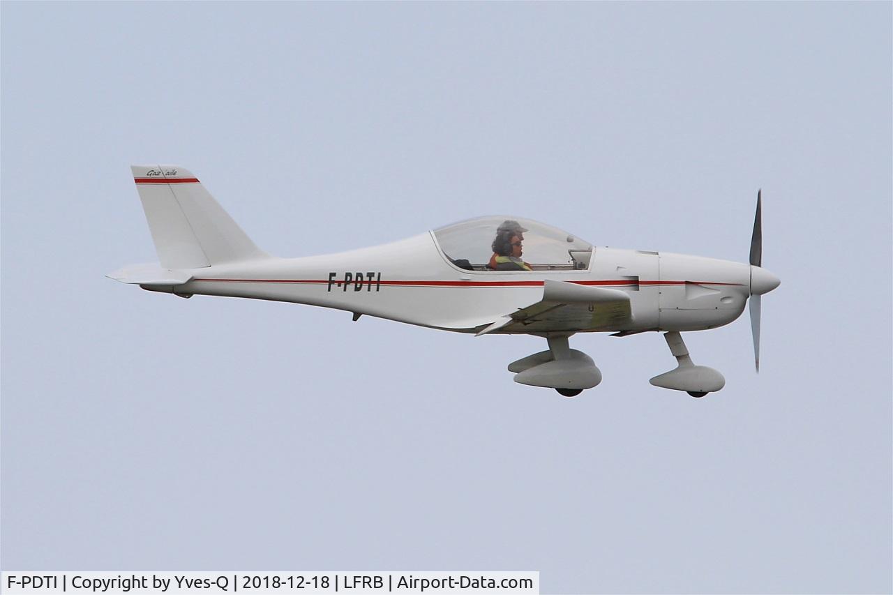 F-PDTI, Pennec Serge Dieselis PL-2 C/N 02, Pennec Serge DIESELIS PL-2, On final Rwy 07R, Brest-Bretagne Airport (LFRB-BES)