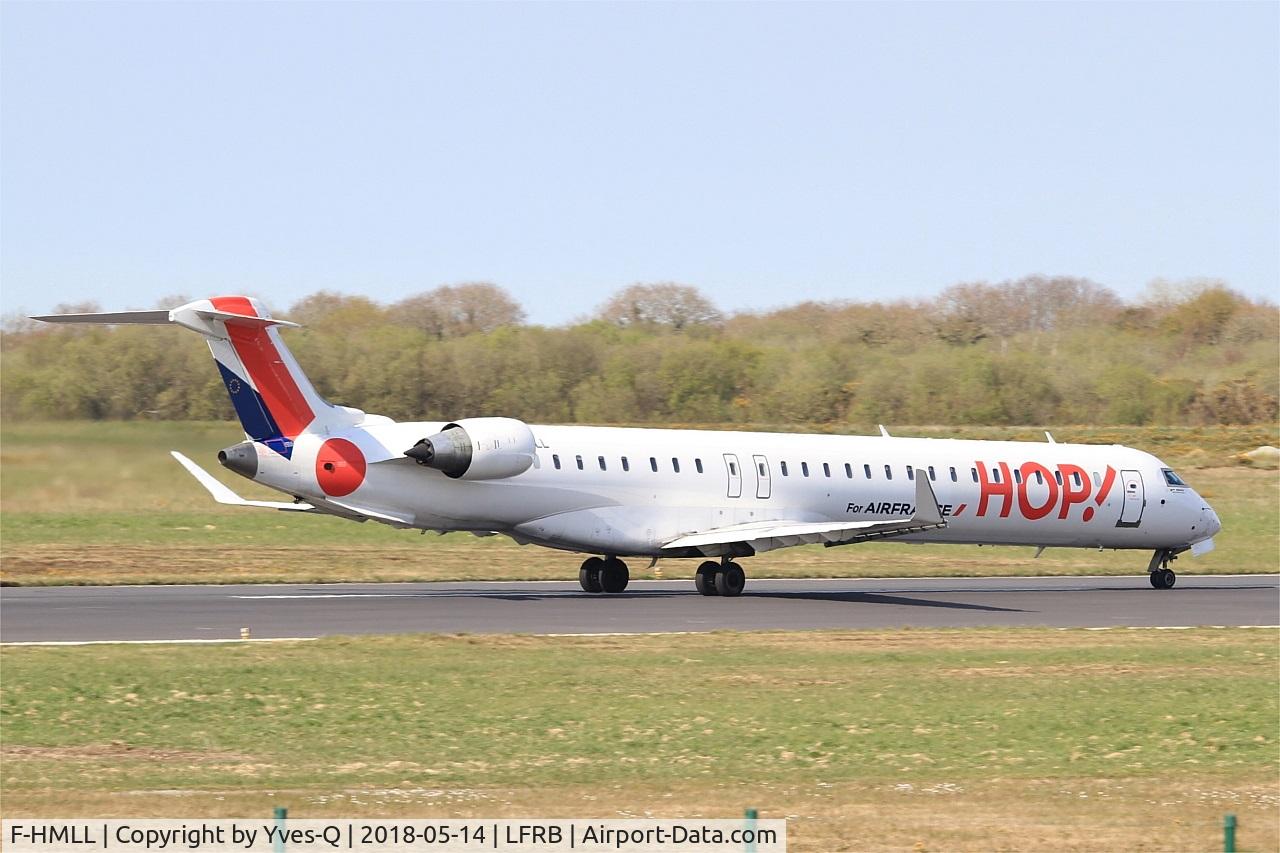 F-HMLL, 2011 Bombardier CRJ-1000EL NG (CL-600-2E25) C/N 19017, Bombardier CRJ-1000, Take off run rwy 07R, Brest-Bretagne airport (LFRB-BES)