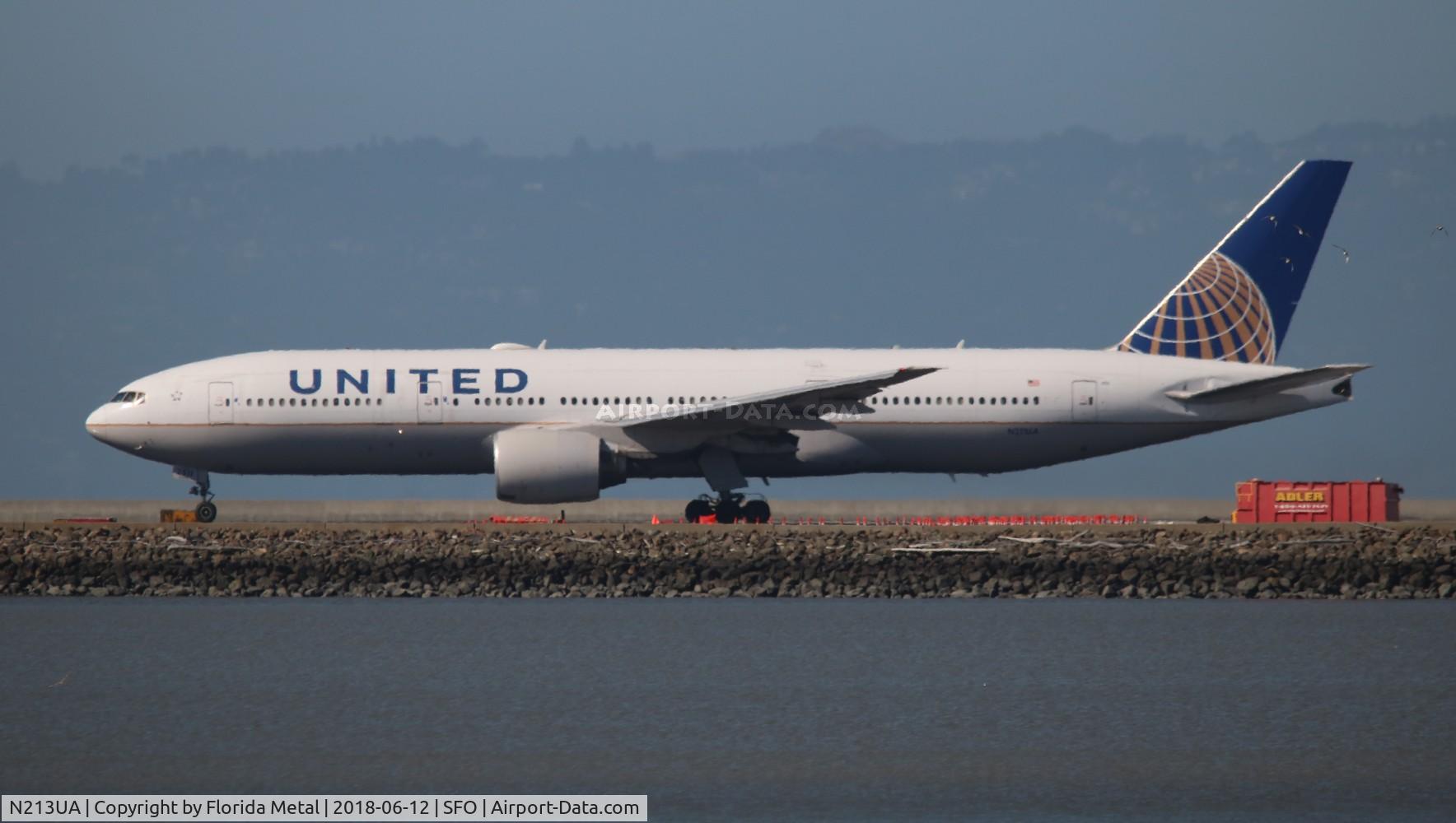 N213UA, 2000 Boeing 777-222 C/N 30219, United
