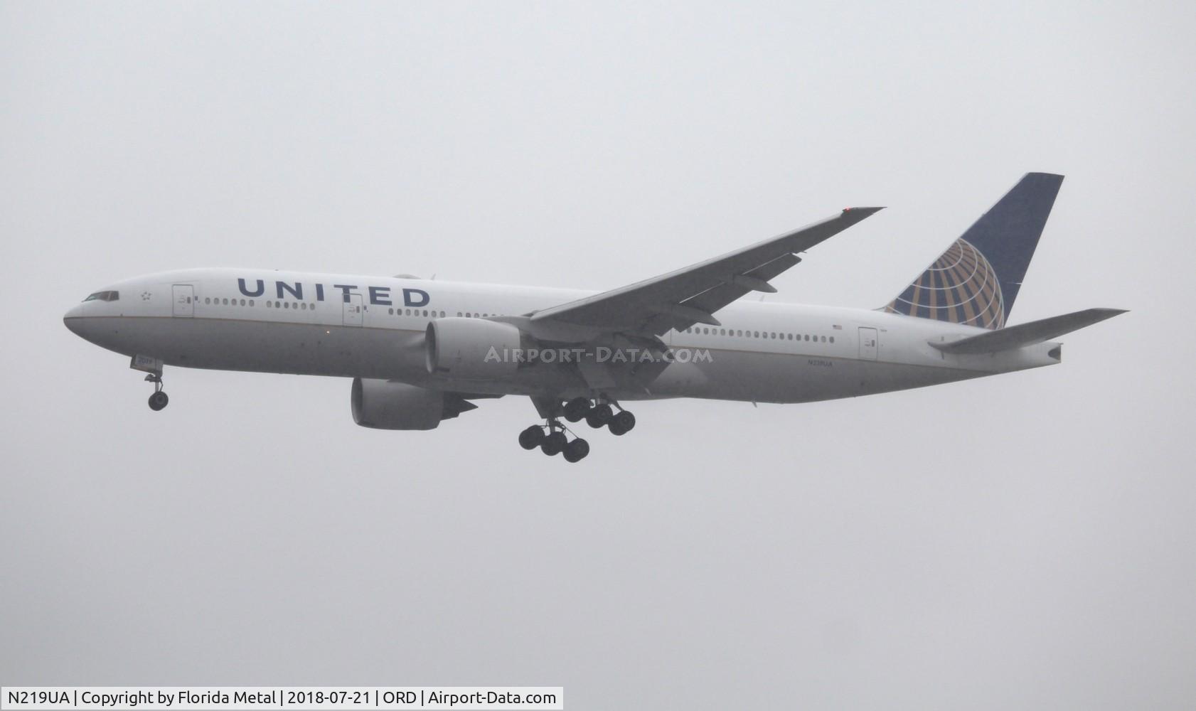N219UA, 2001 Boeing 777-222 C/N 30551, United