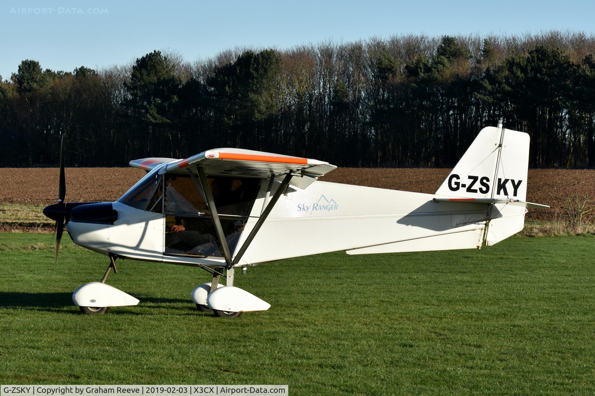 G-ZSKY, 2007 Skyranger Swift 912S(1) C/N BMAA/HB/543, Departing from Northrepps.