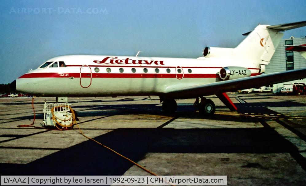 LY-AAZ, 1977 Yakovlev Yak-40 C/N 9641851, Copenhagen 23.9.1992