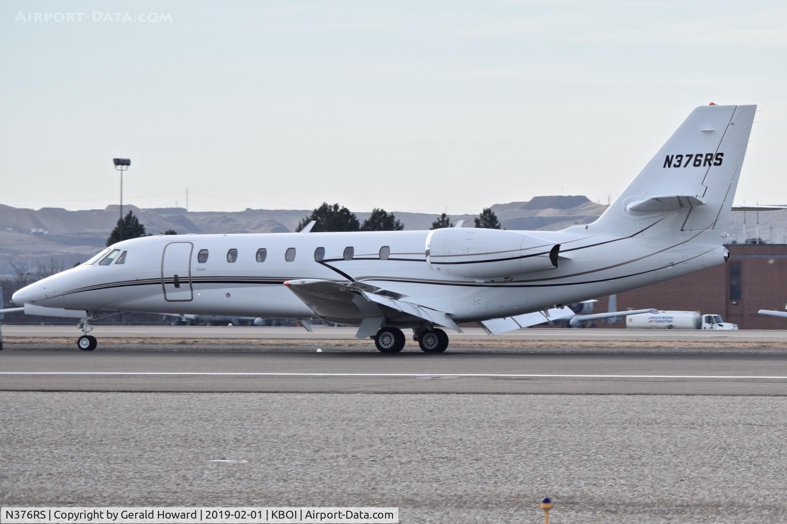 N376RS, 2004 Cessna 680 Citation Sovereign C/N 680-0009, Landing roll out 0n RWY 10L.