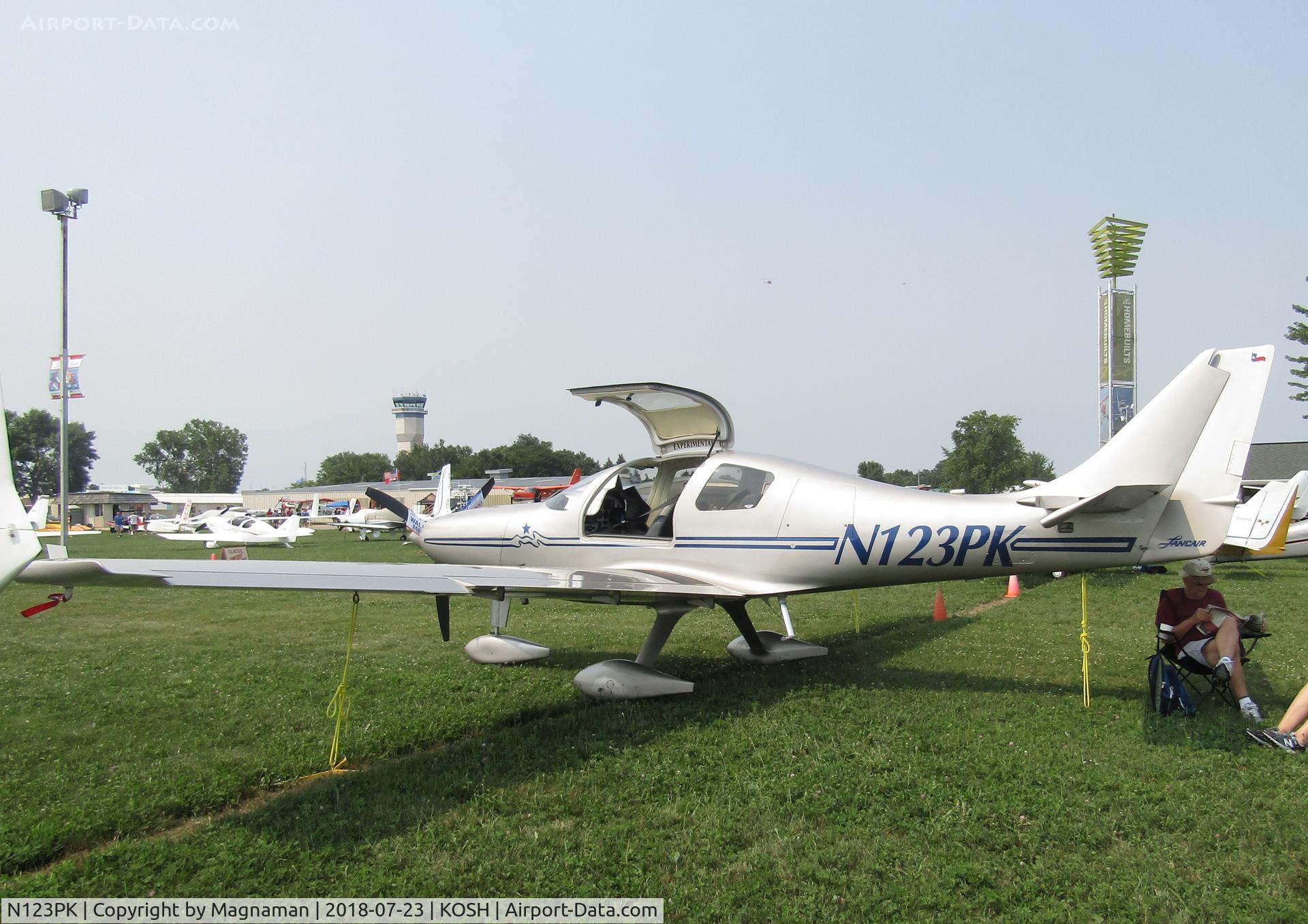 N123PK, 1998 Lancair ES C/N LRK-017, at EAA 18