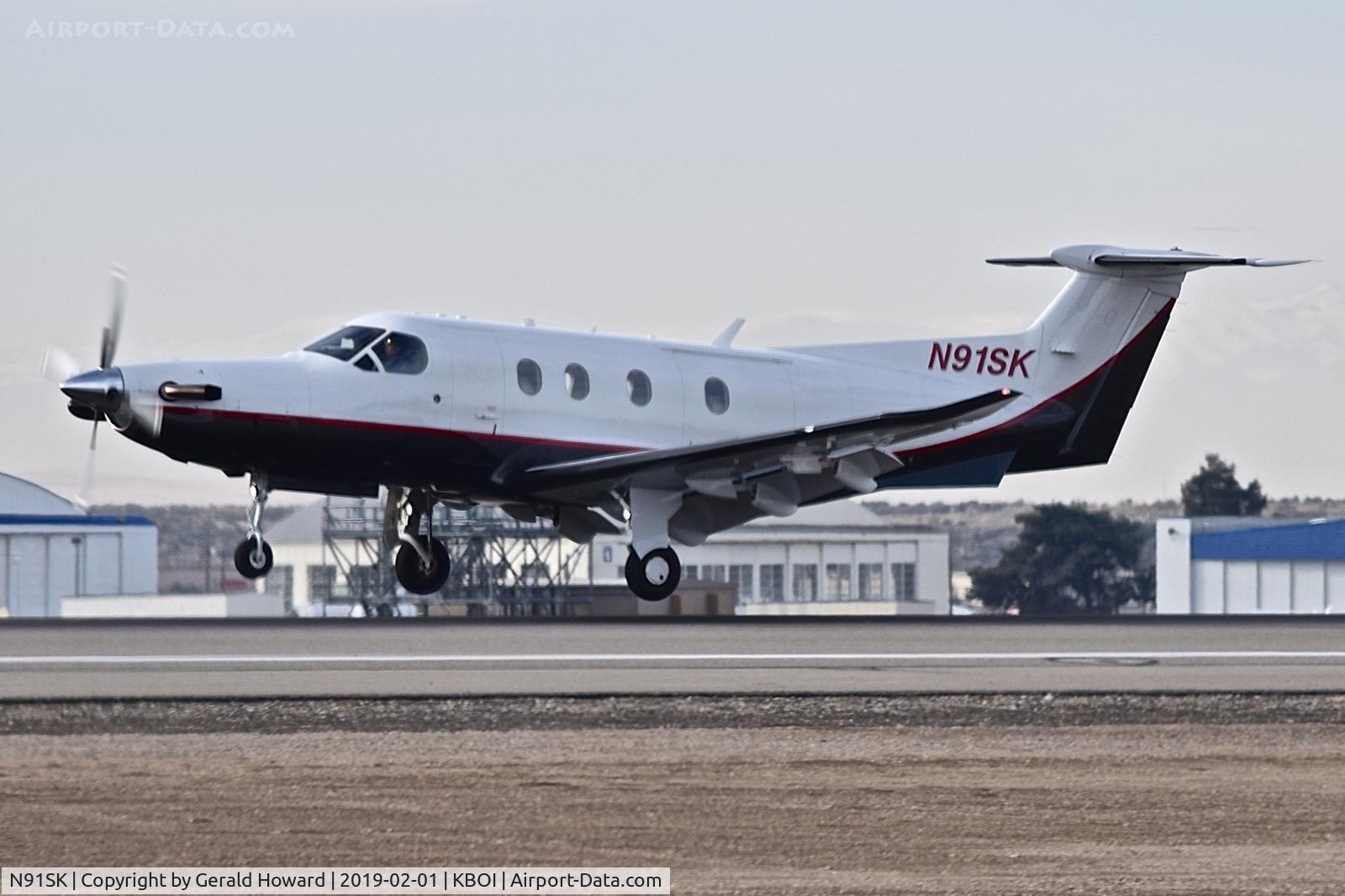 N91SK, 2014 Pilatus PC-12/47E C/N 1492, Landing RWY 10L.