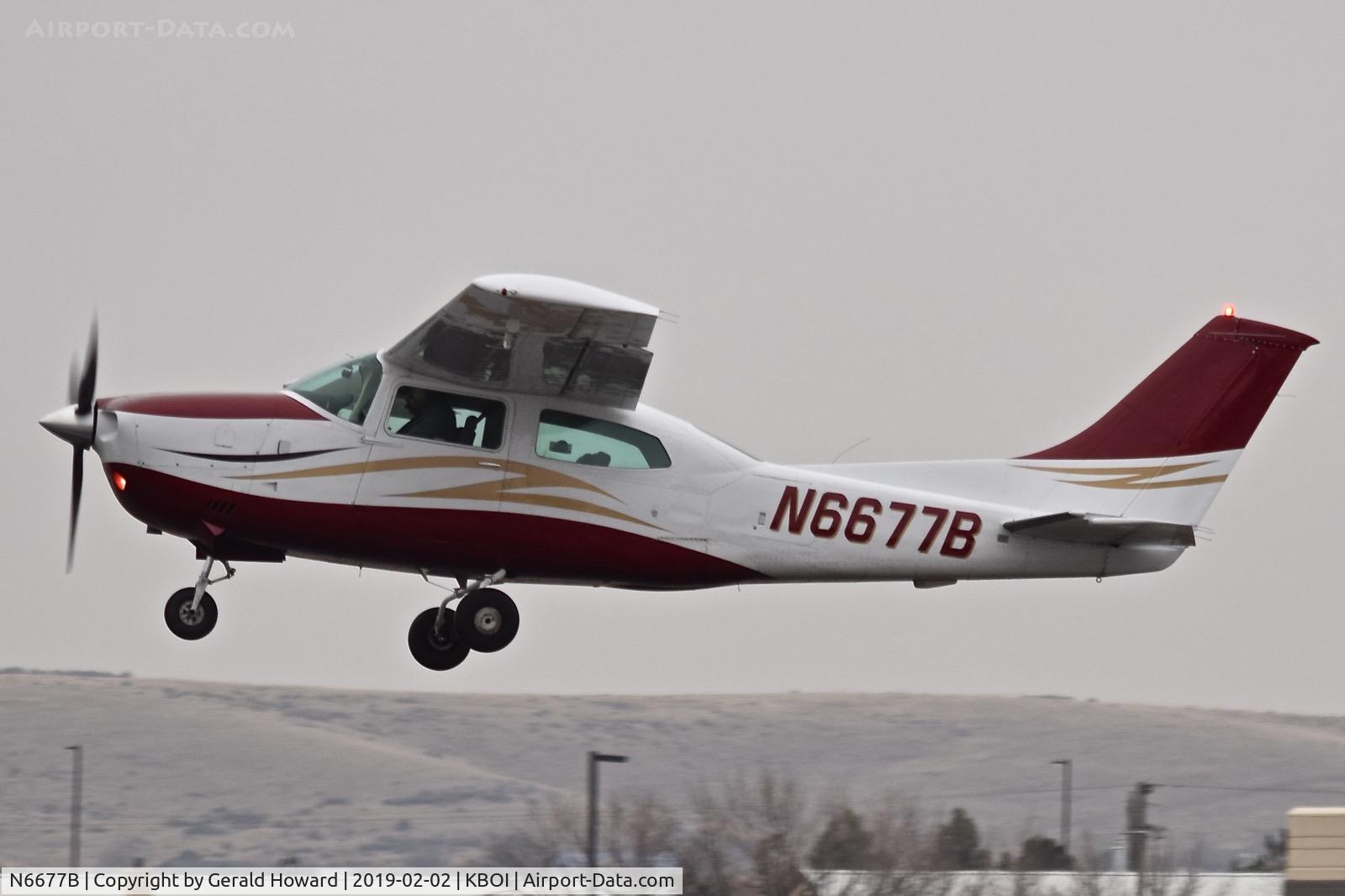 N6677B, 1978 Cessna T210M Turbo Centurion C/N 21062816, Take off from RWY 10L.