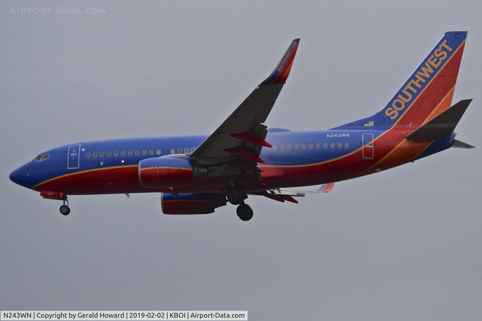 N243WN, 2006 Boeing 737-7H4 C/N 34863, Landing RWY 28R.