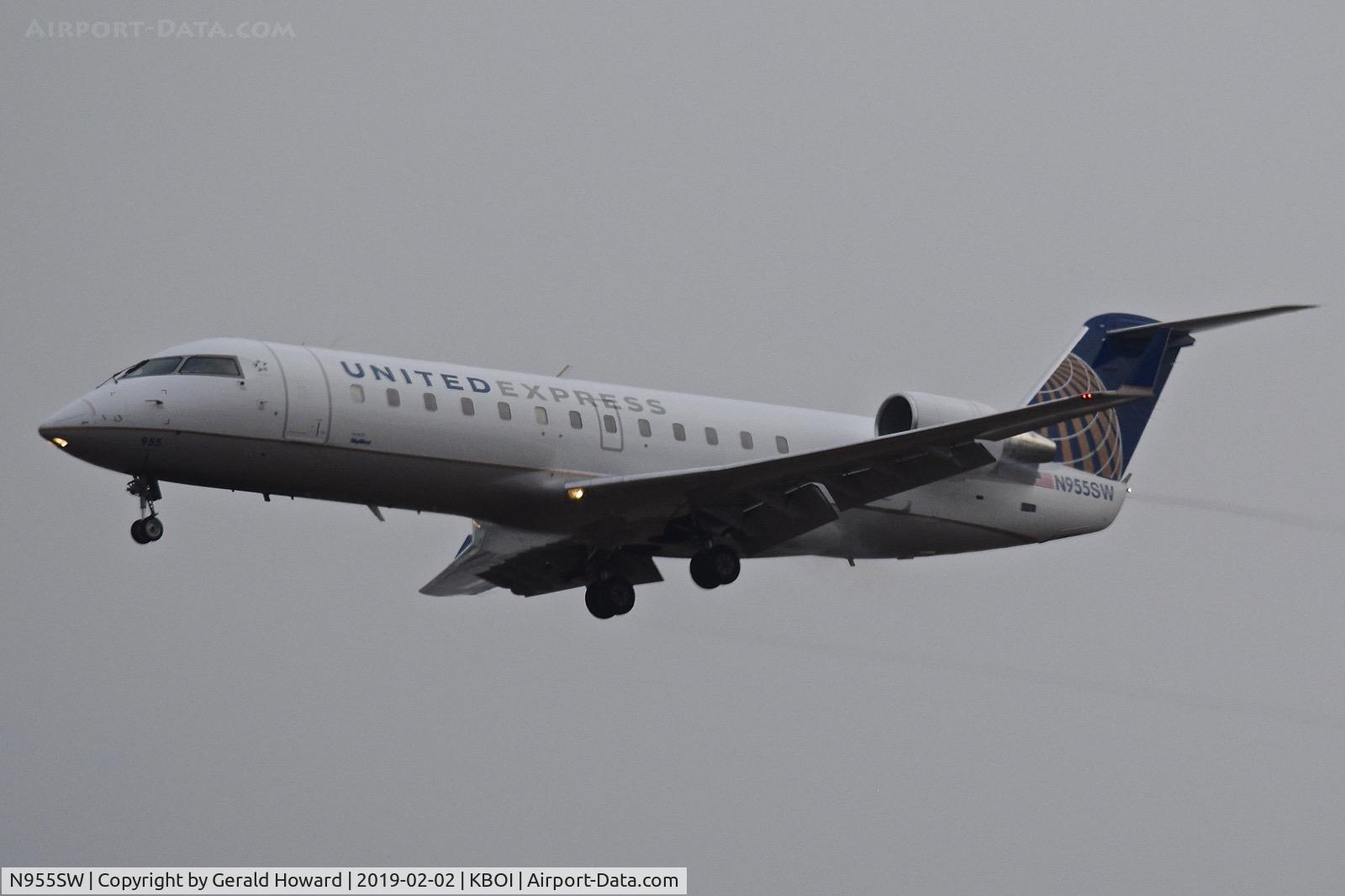 N955SW, 2003 Bombardier CRJ-200LR (CL-600-2B19) C/N 7817, Approach to RWY 28R.