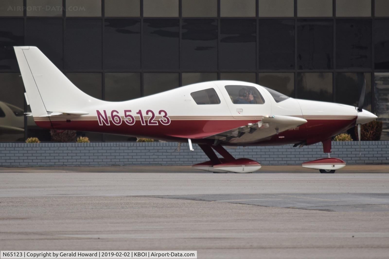 N65123, 2003 Lancair LC-40-550FG C/N 40077, Parked on the north GA ramp.