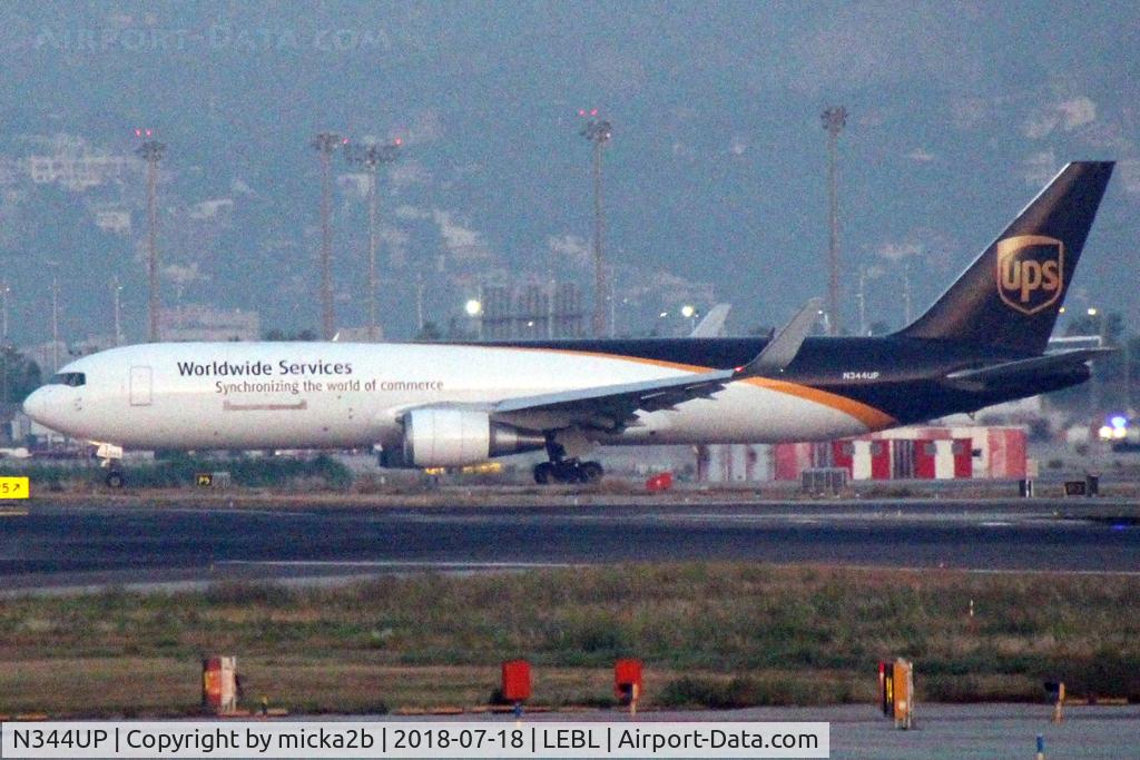 N344UP, 2011 Boeing 767-34AF C/N 37866, Taxiing