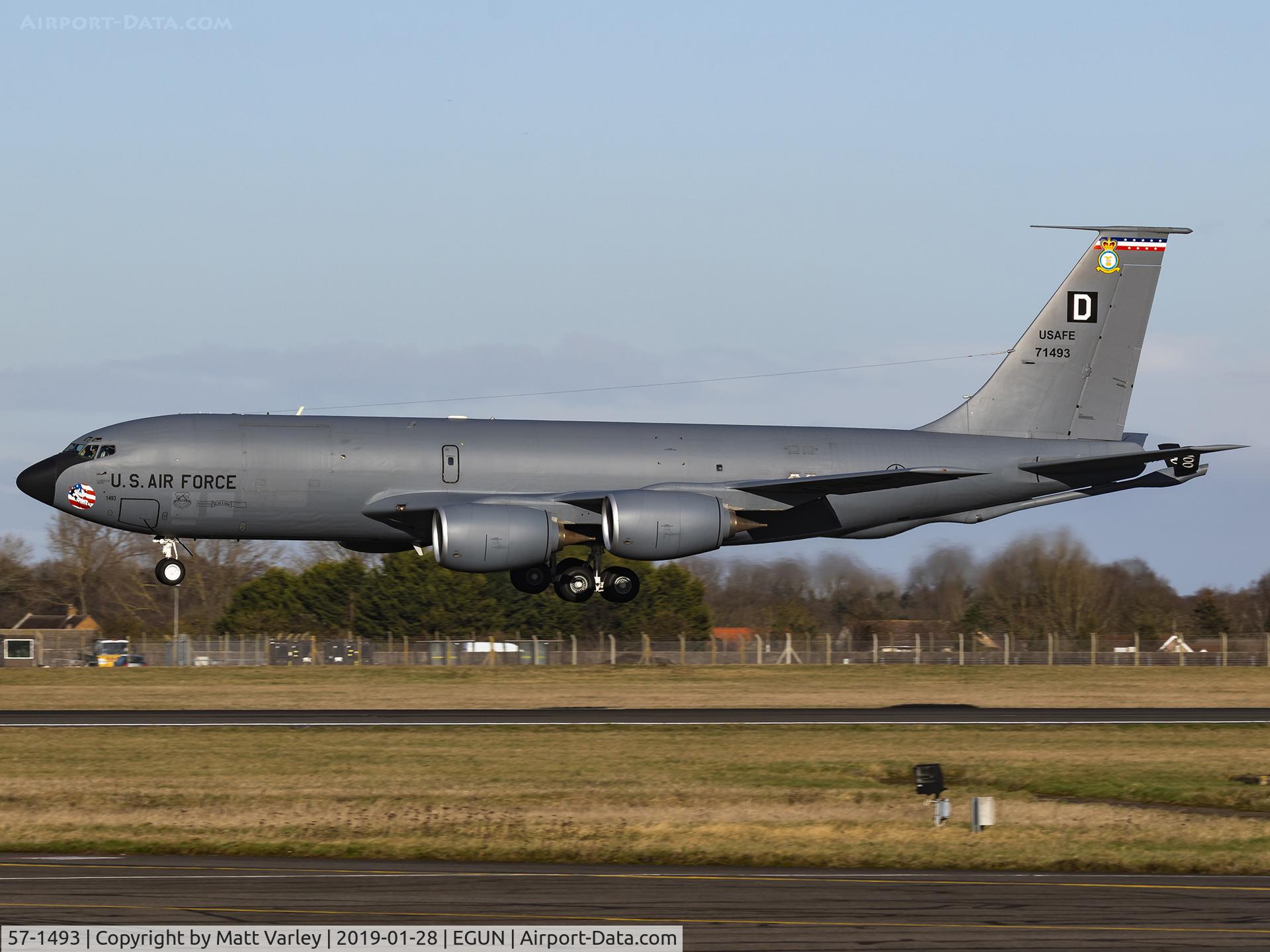 57-1493, 1957 Boeing KC-135R Stratotanker C/N 17564, Landing